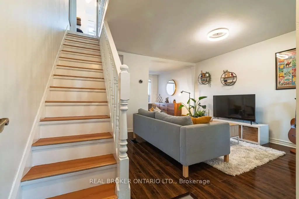 204 Earlscourt Avenue W