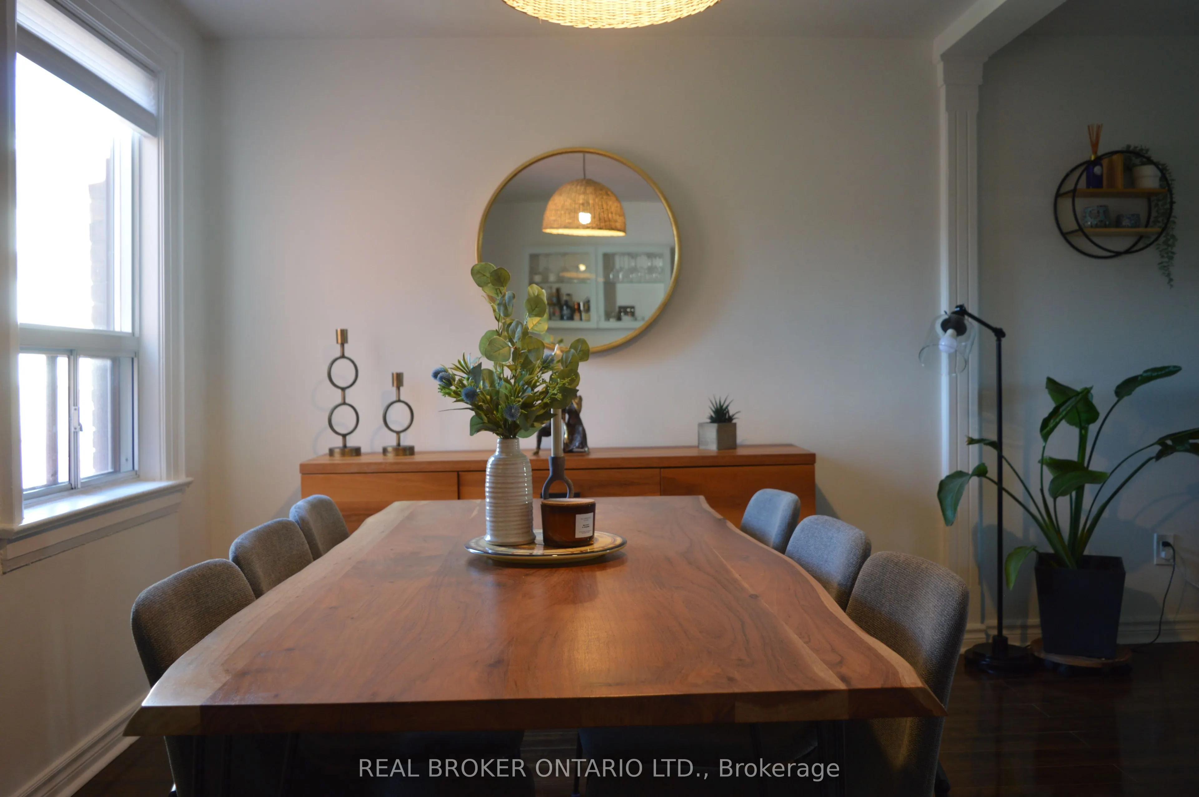 204 Earlscourt Avenue W