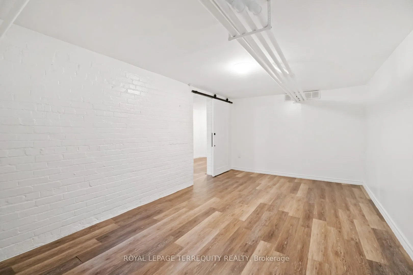 33 St John's Road, #Basement