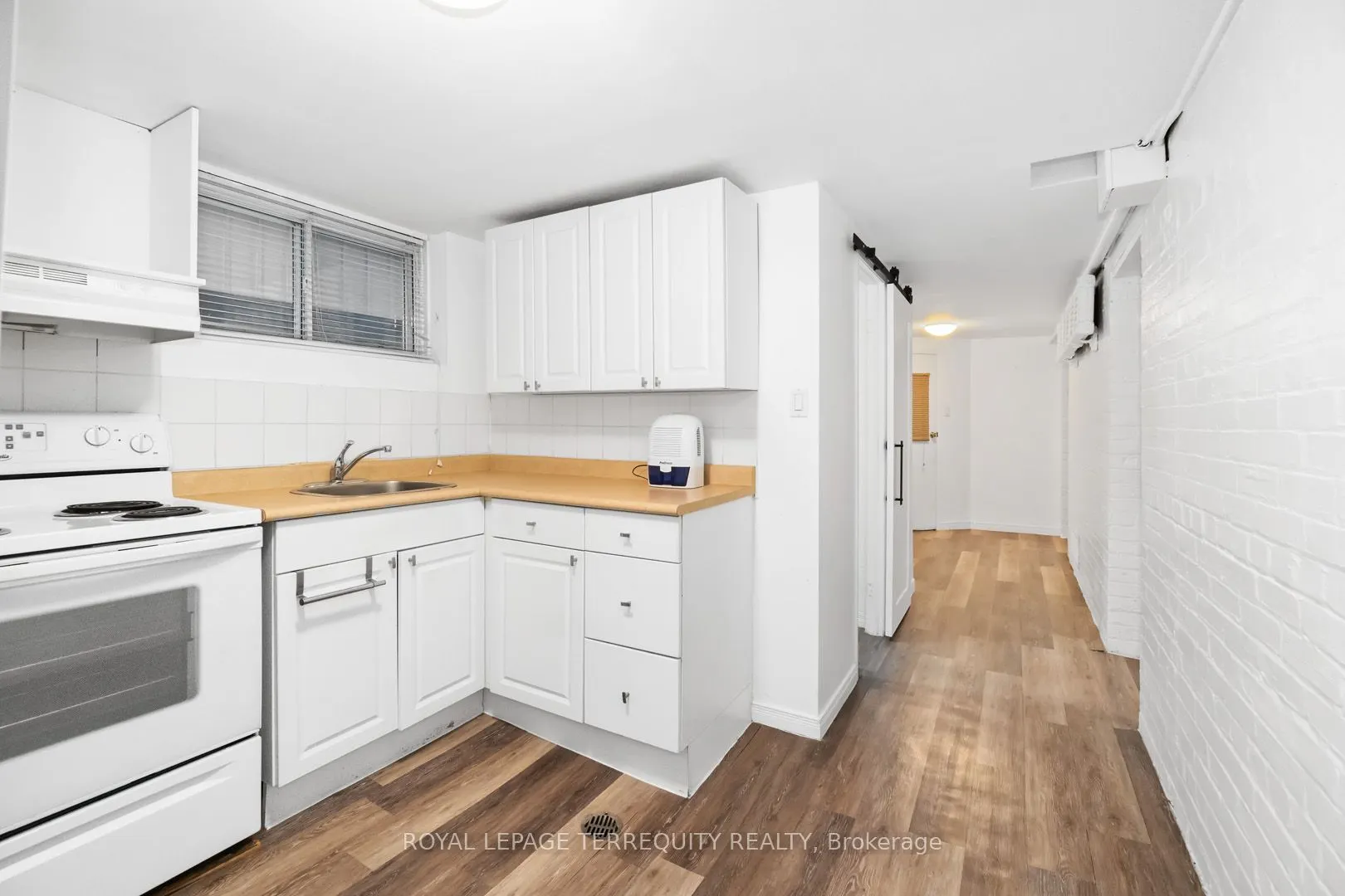 33 St John's Road, #Basement