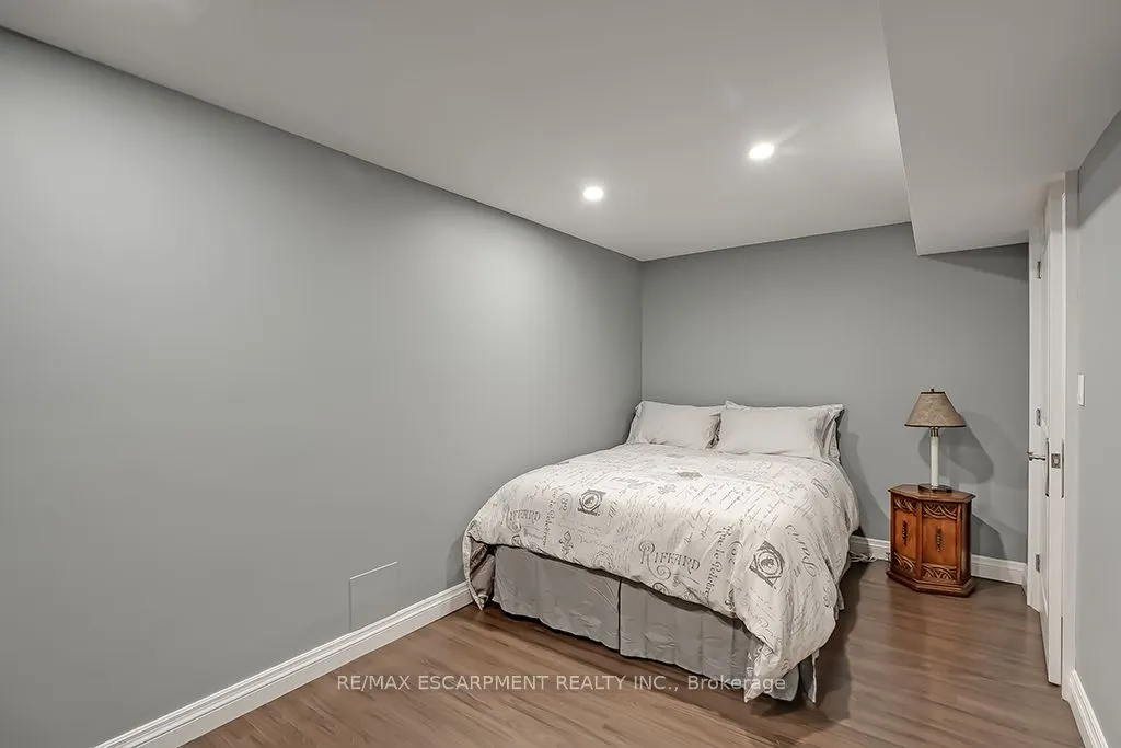2428 Lakeshore Road
