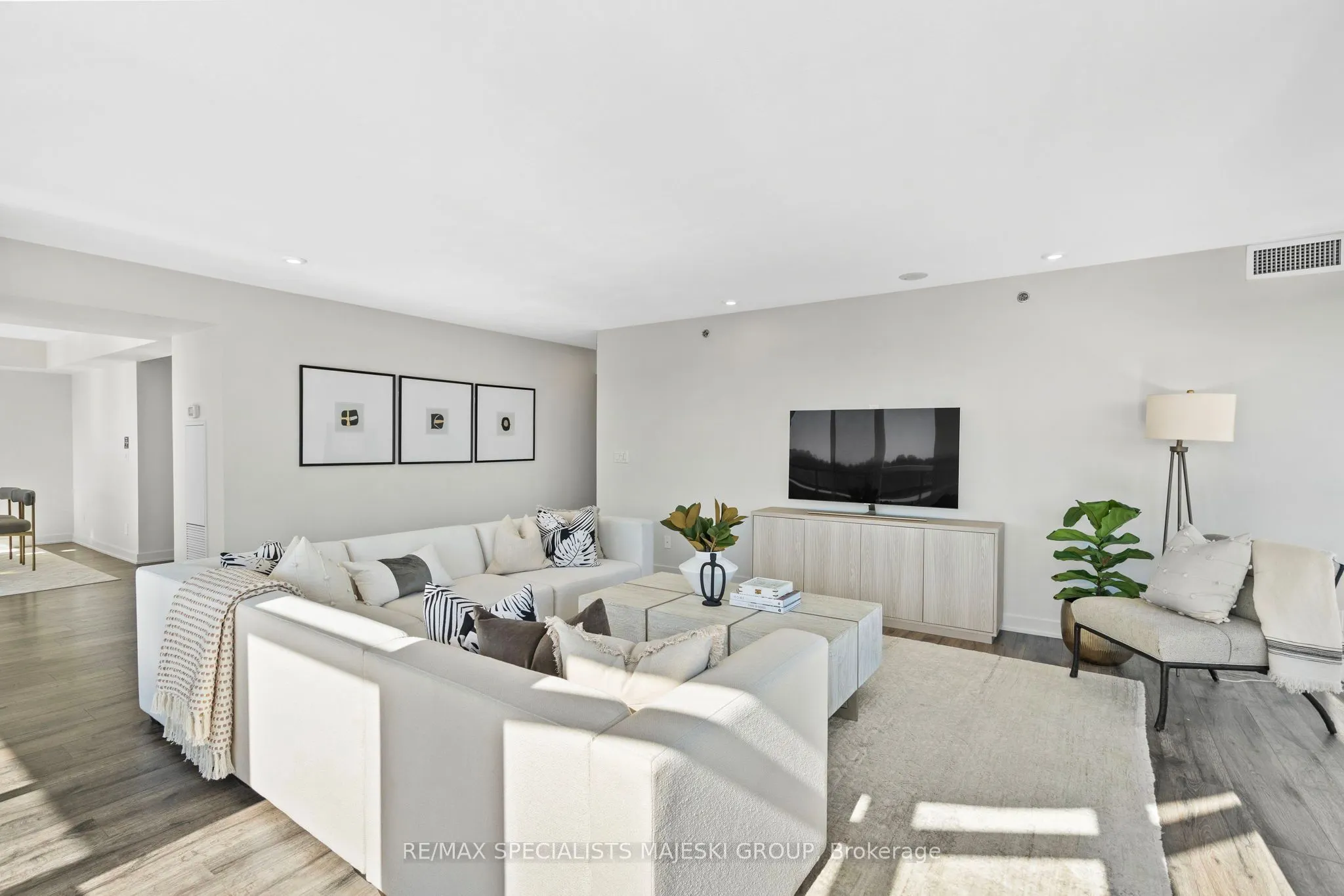 11 Superior Avenue, #706