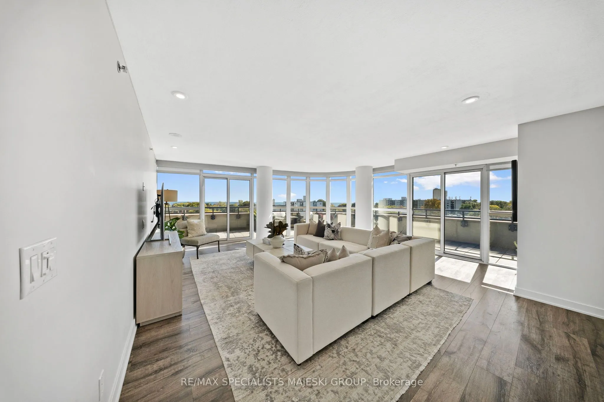 11 Superior Avenue, #706