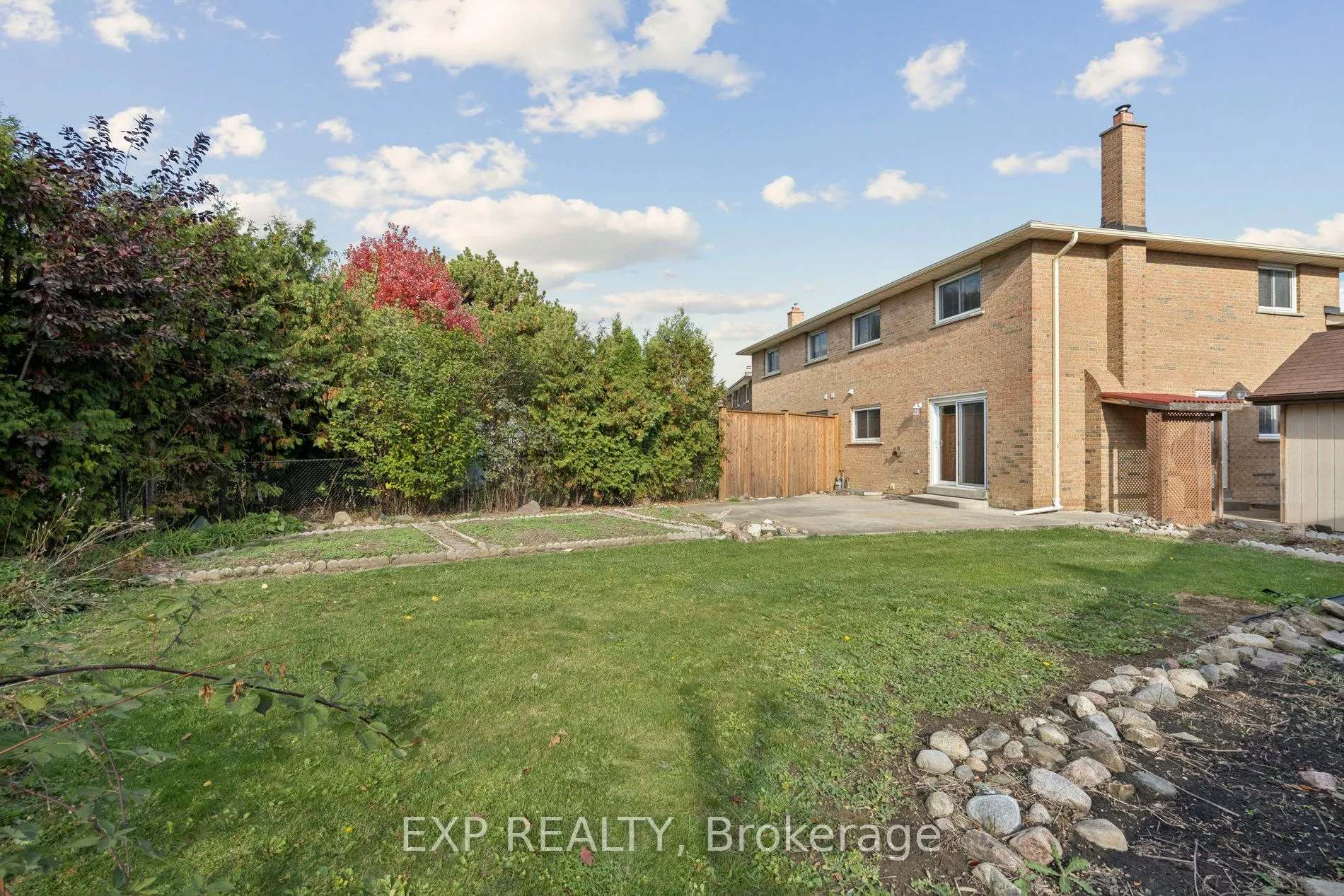 1596 Corkstone Glade