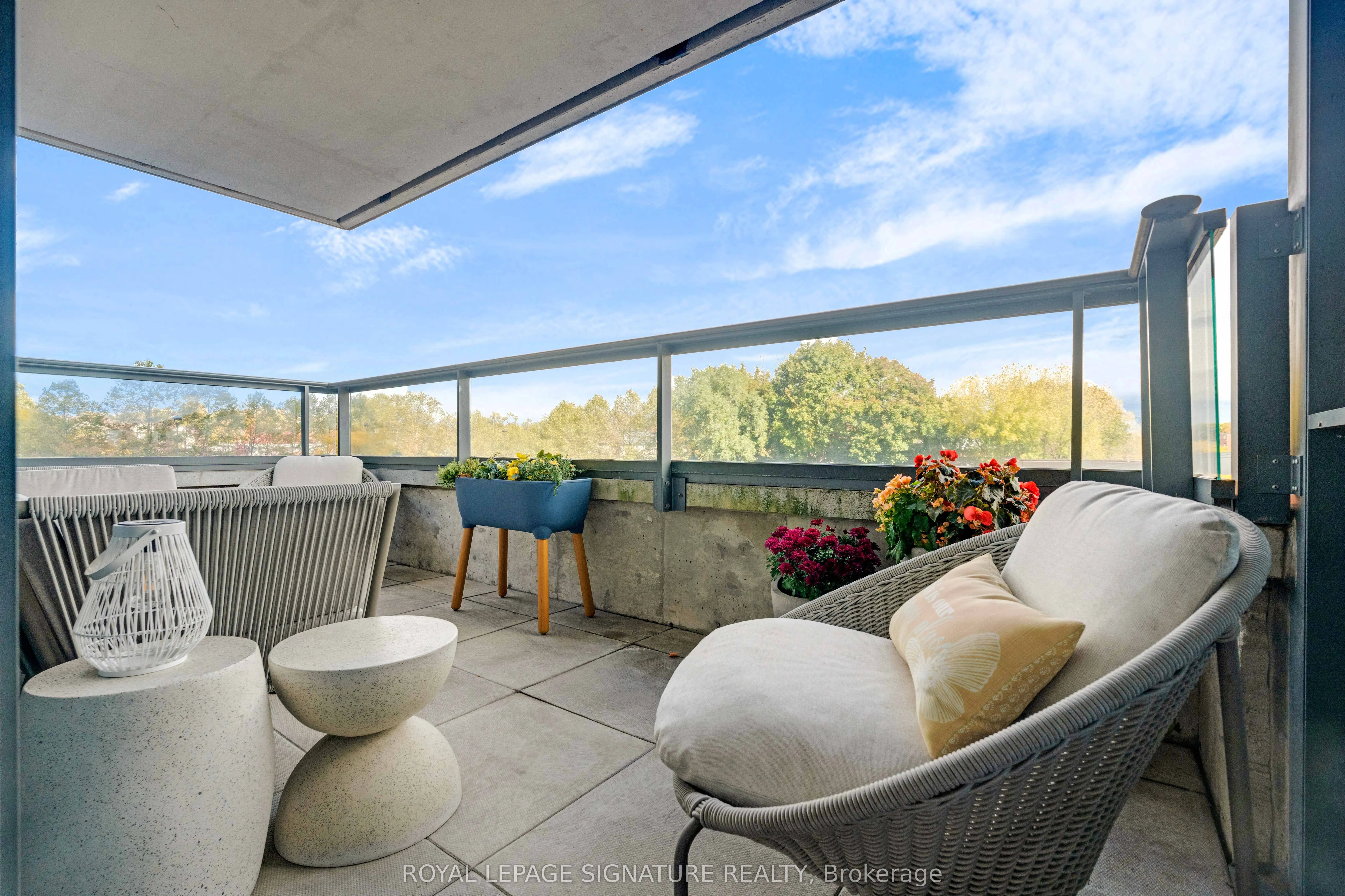 1 Hurontario Street, #203