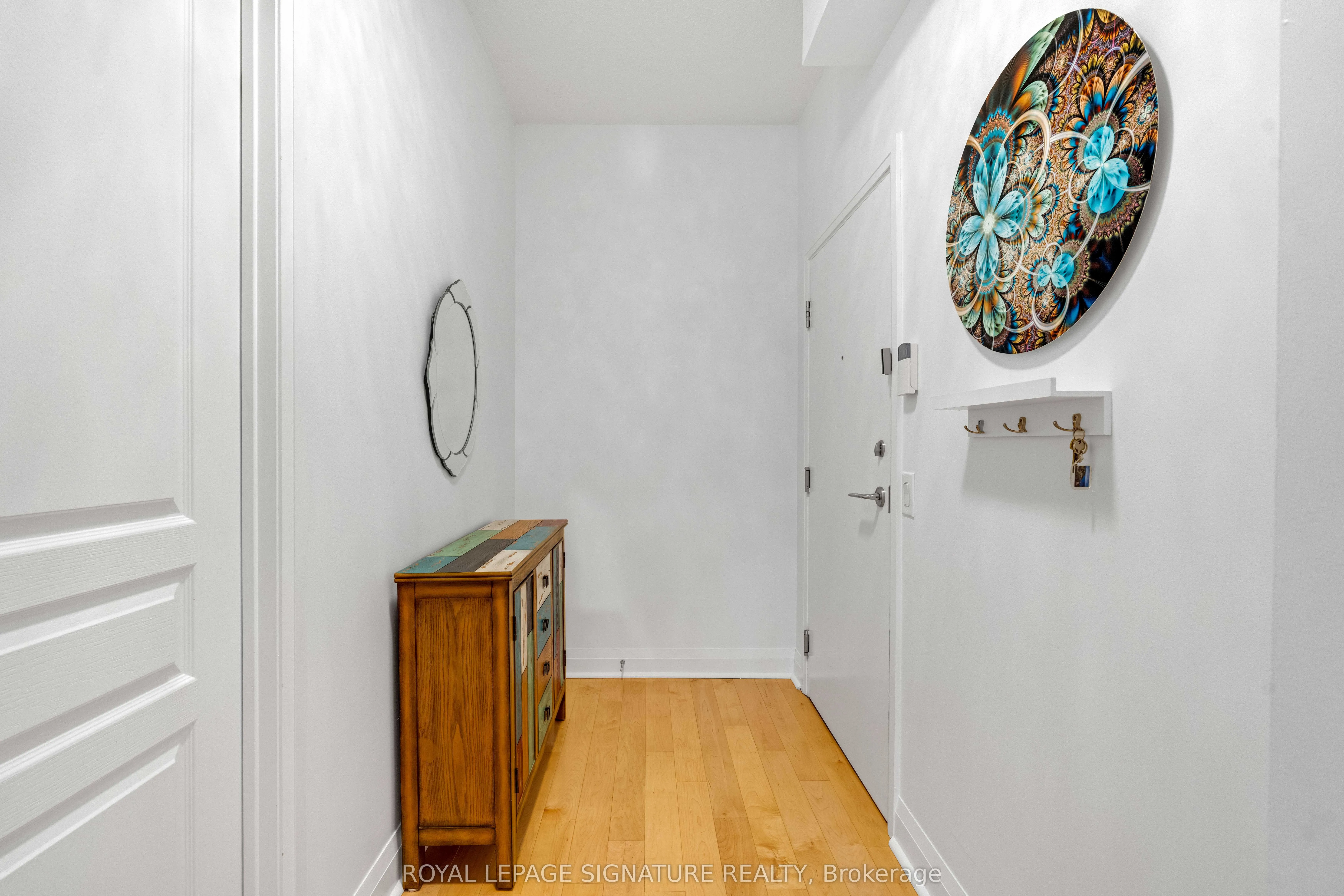 1 Hurontario Street, #203