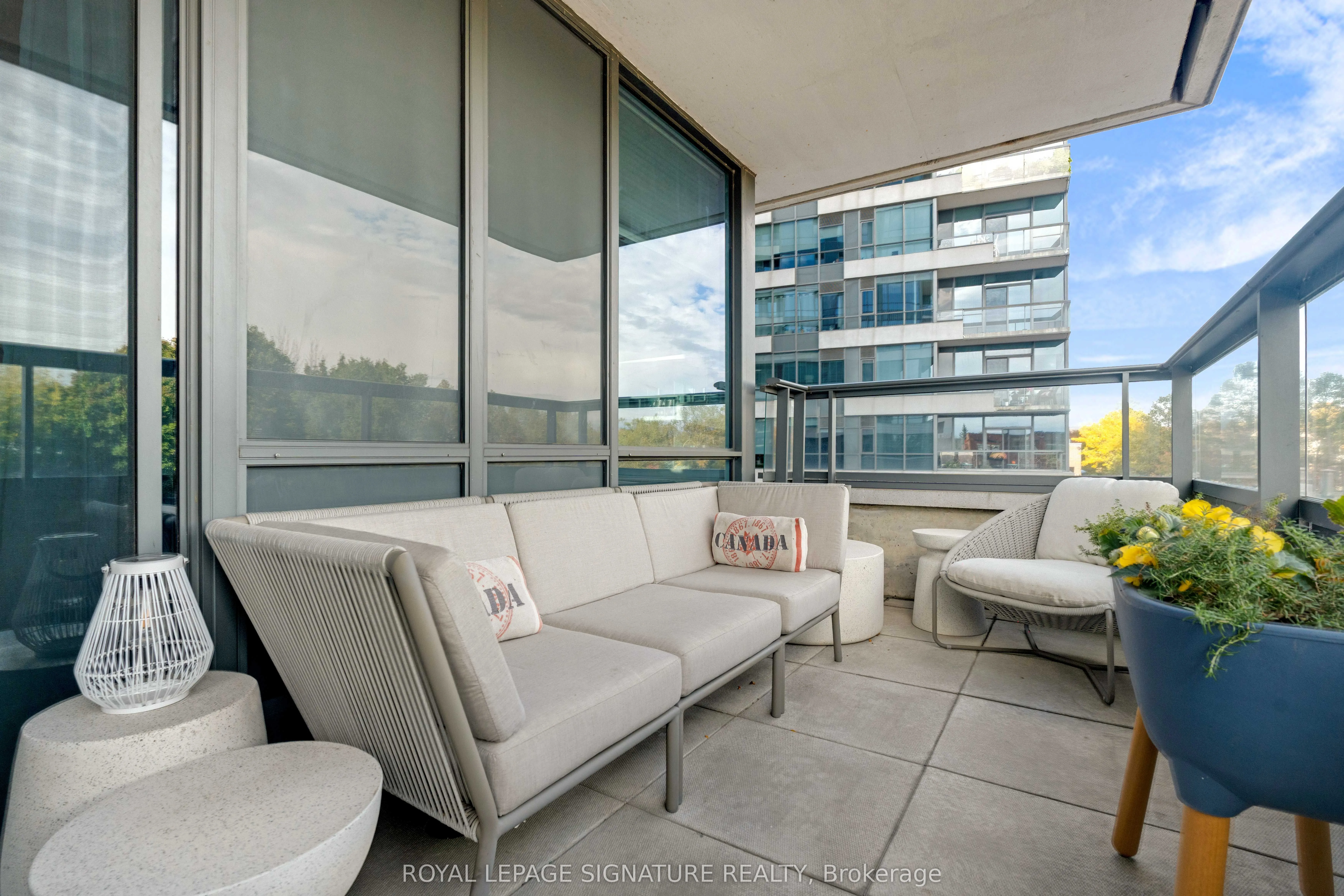 1 Hurontario Street, #203