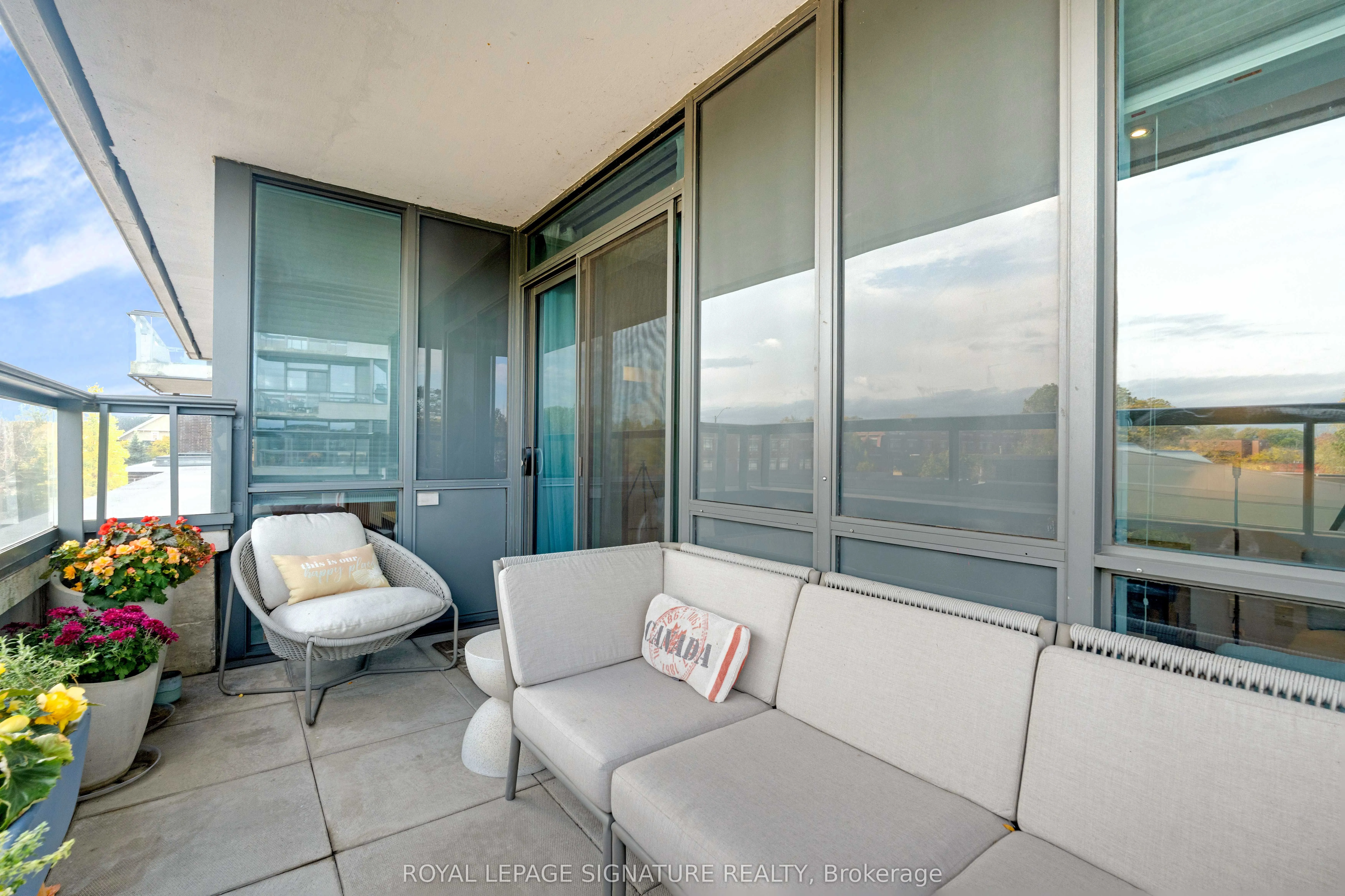 1 Hurontario Street, #203