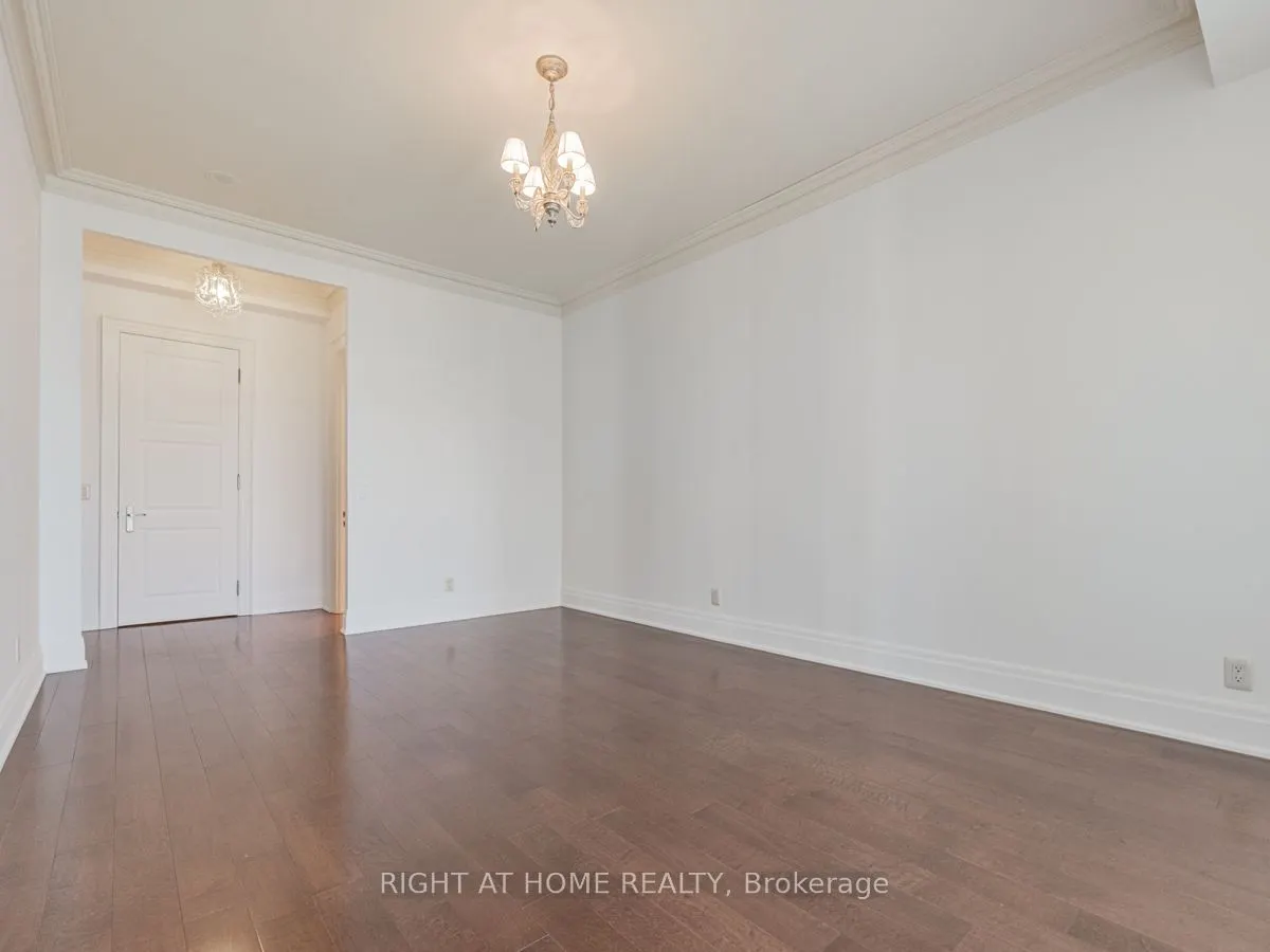 2095 Lake Shore Boulevard W, #LPH19