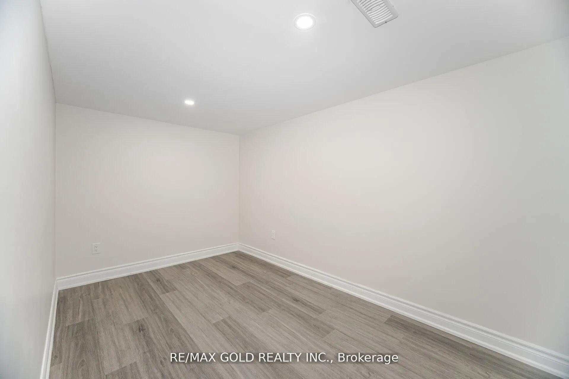 62 Valley Lane