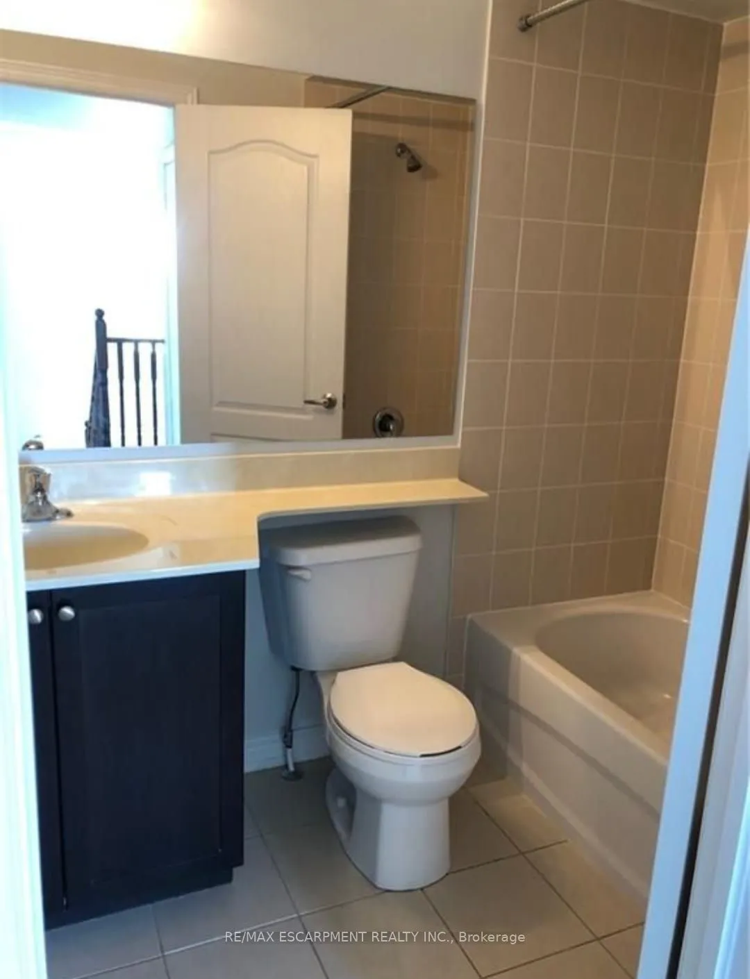 2444 POST Road, #6