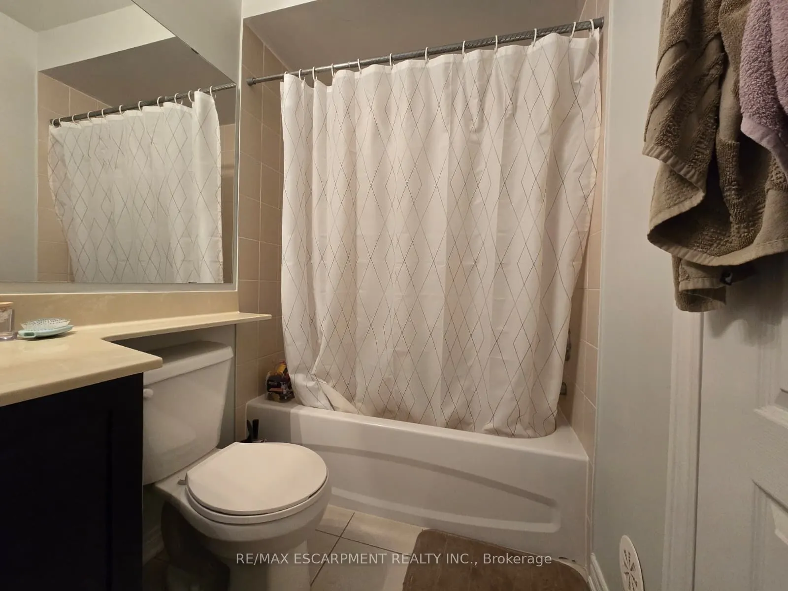 2444 POST Road, #6