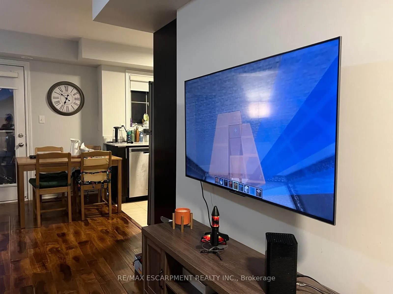 2444 POST Road, #6