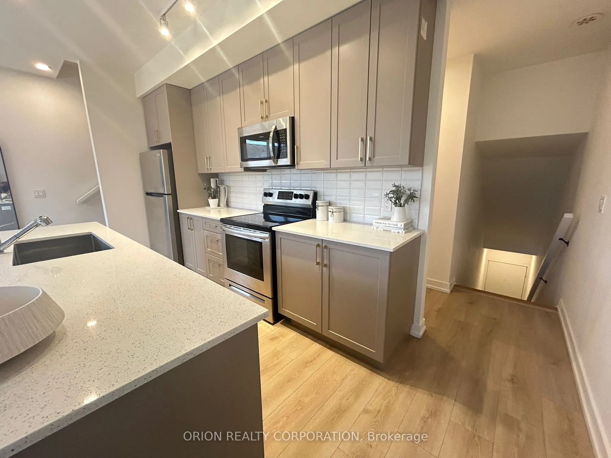 3078 Sixth Line, #336