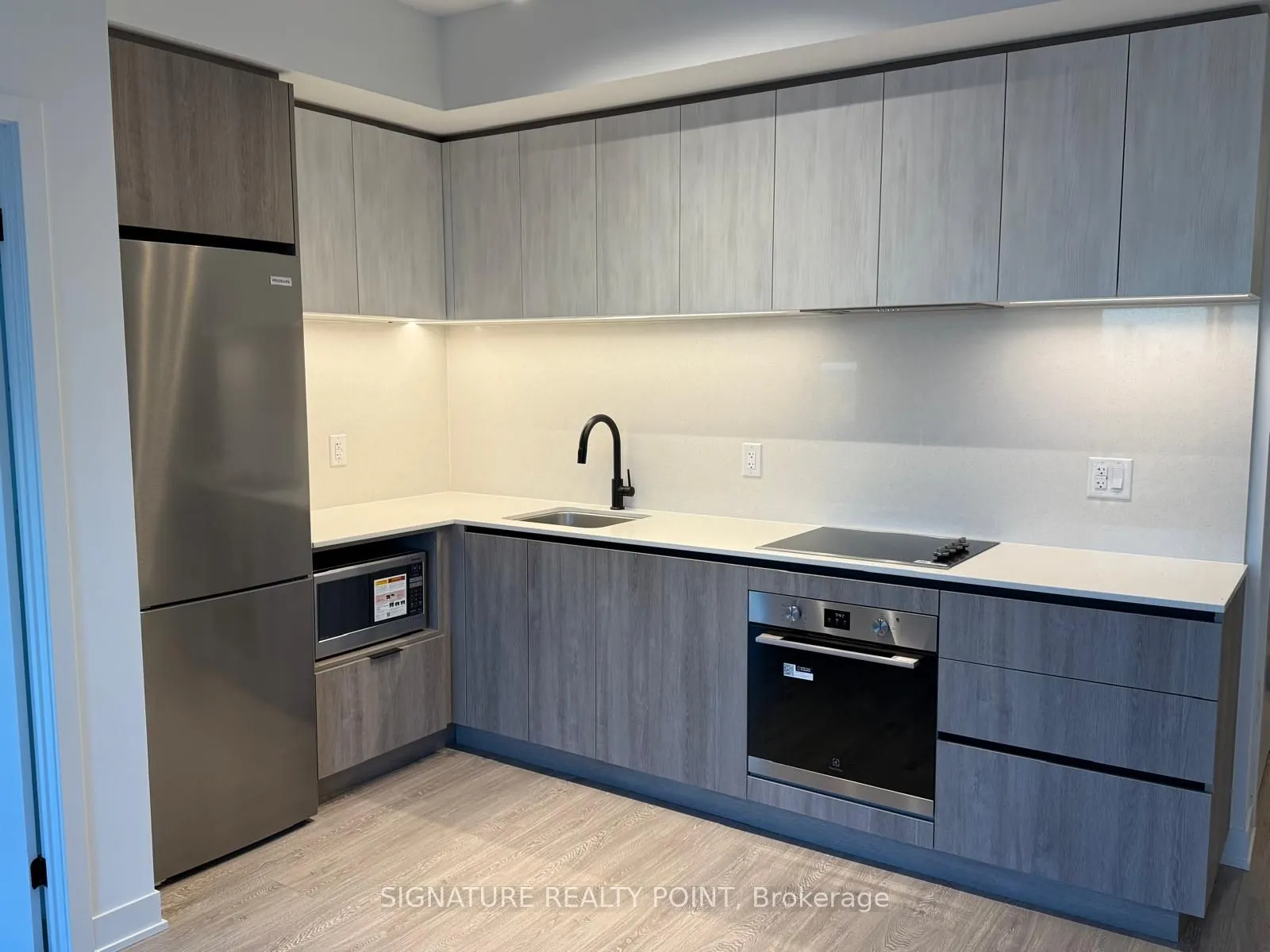 2495 Eglinton Avenue W, #1802