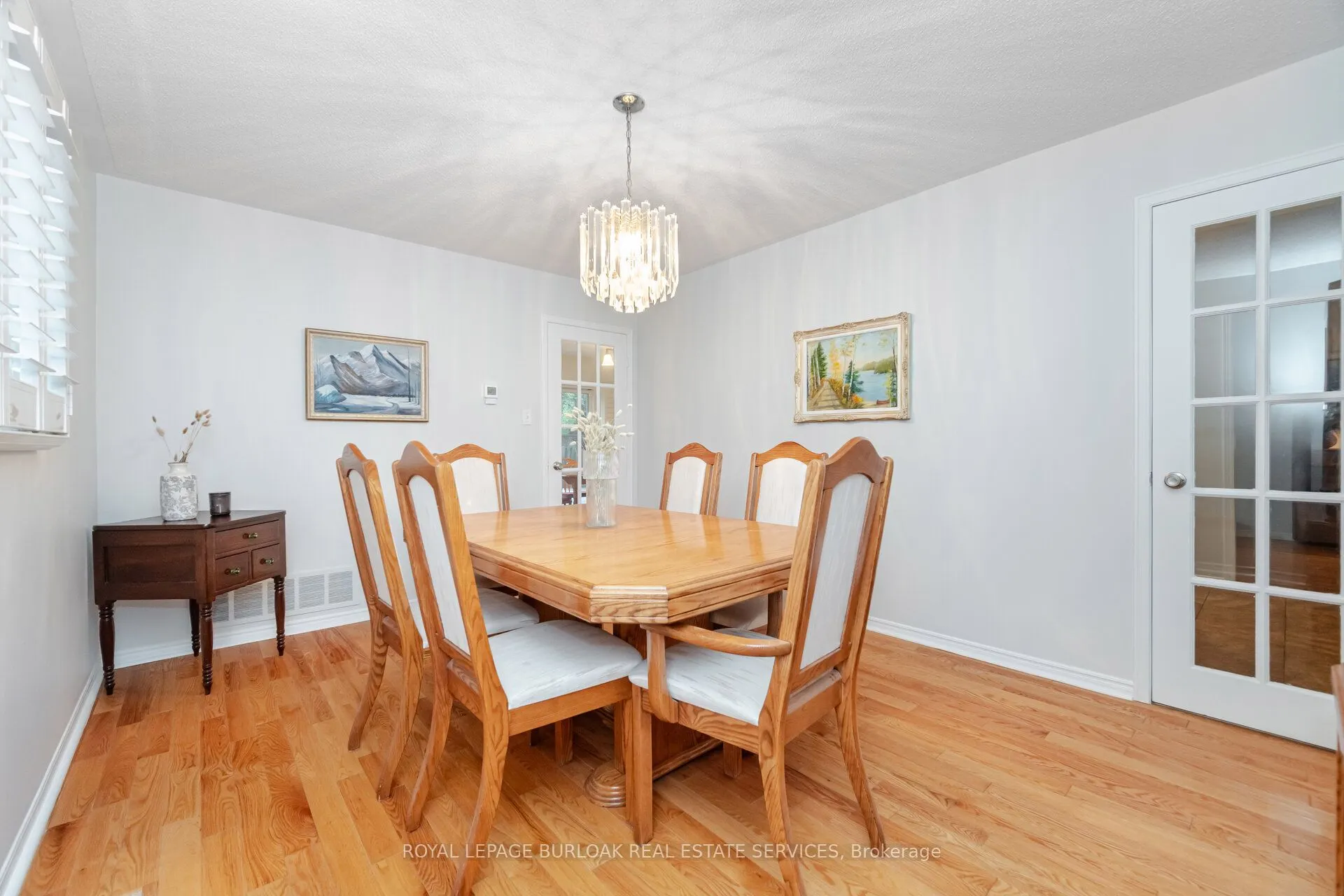 1040 Manchester Crescent