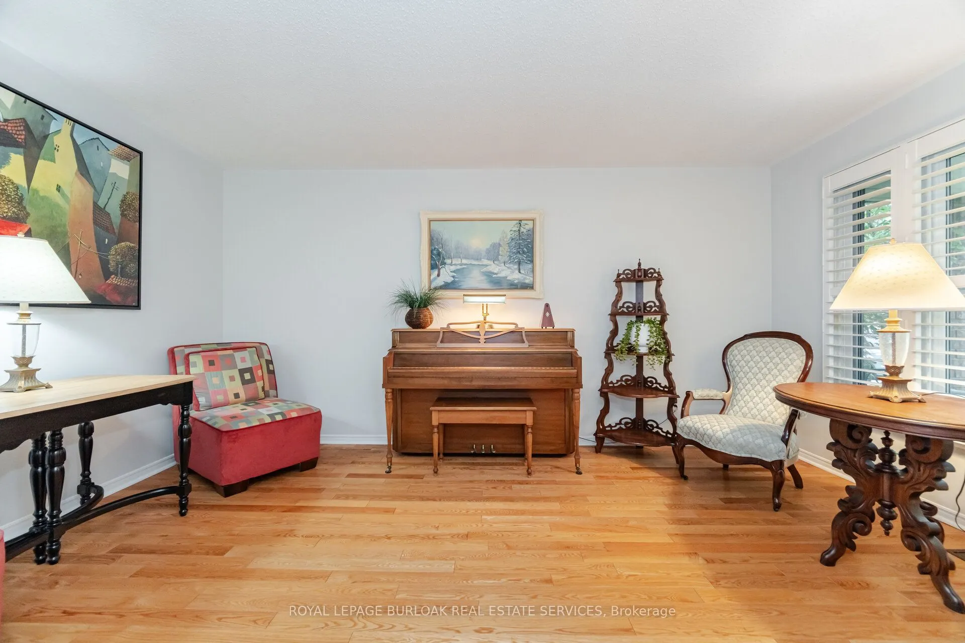 1040 Manchester Crescent