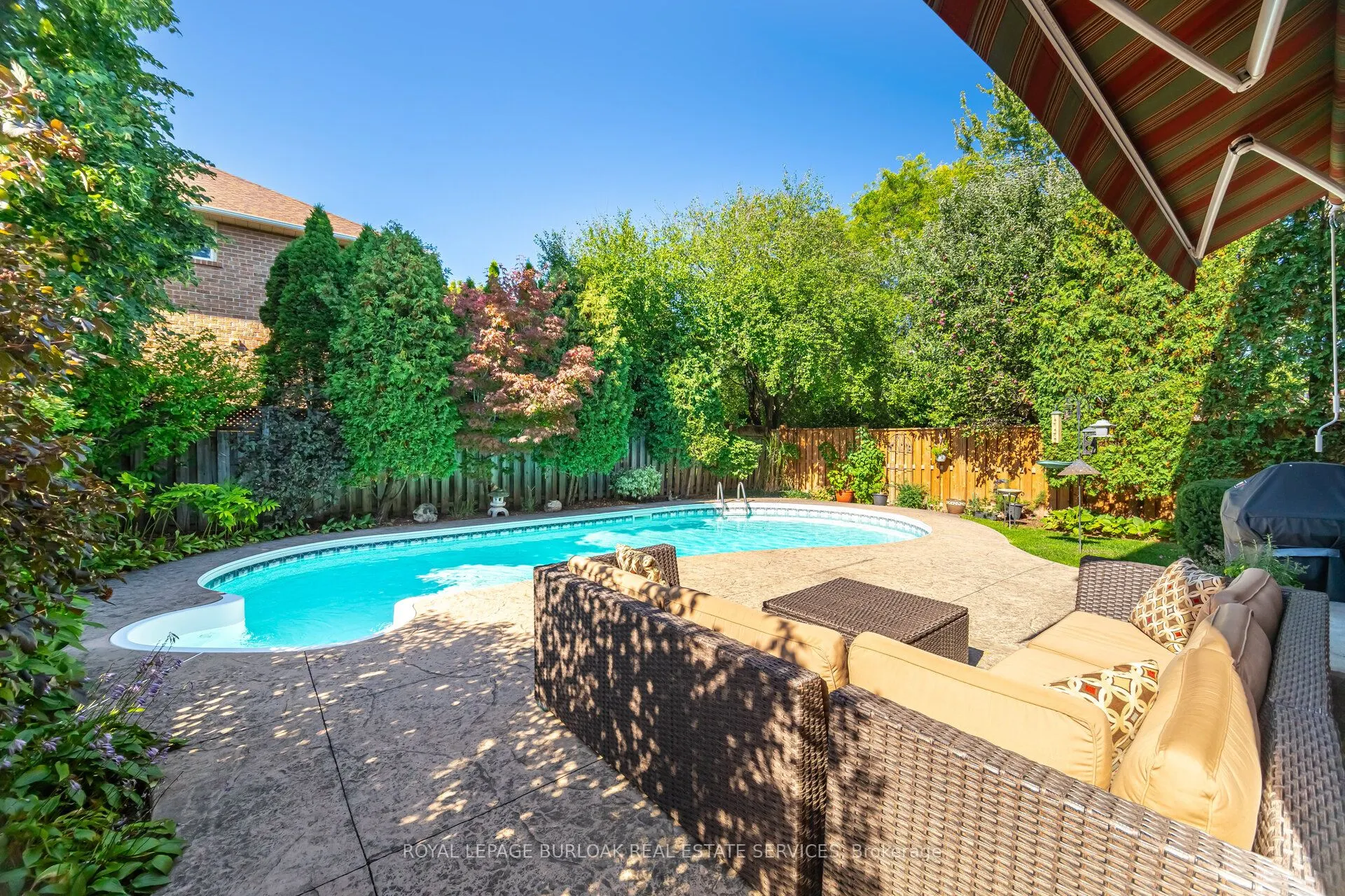 1040 Manchester Crescent