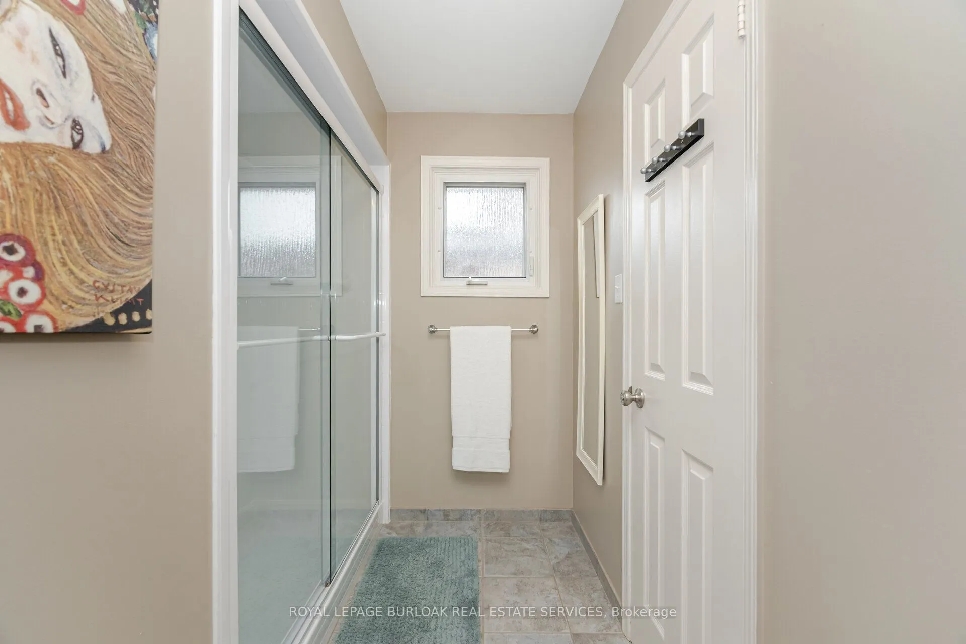 1040 Manchester Crescent