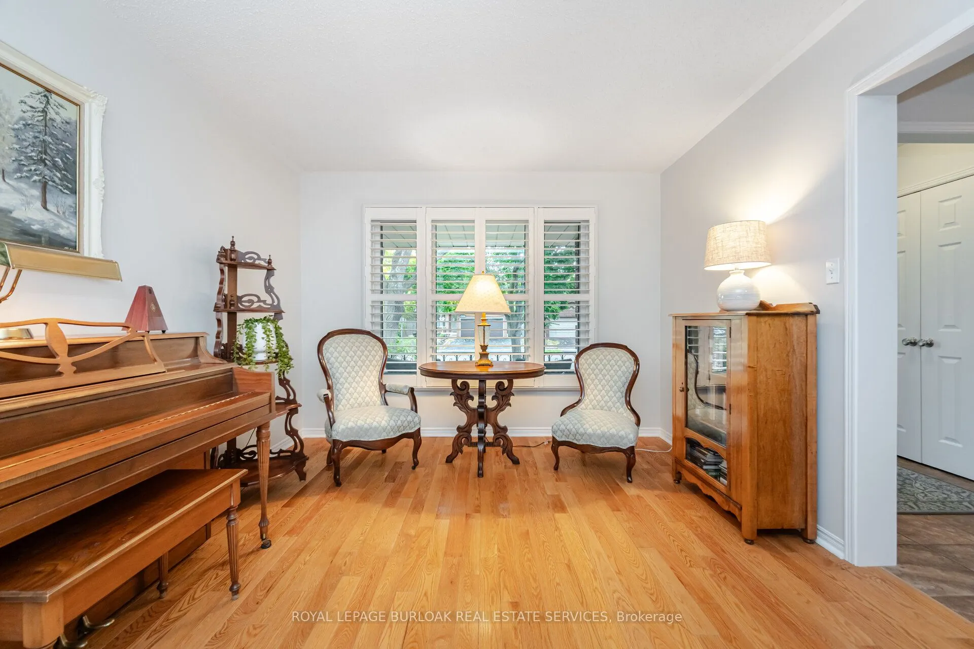 1040 Manchester Crescent