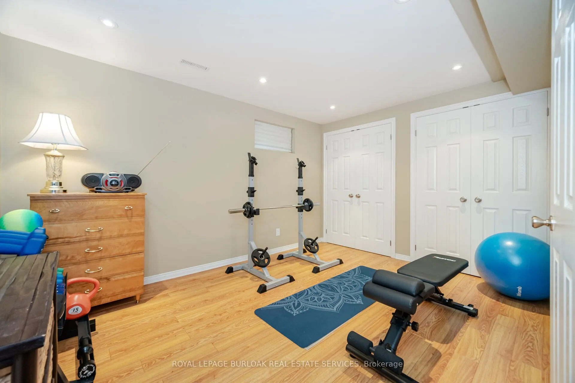 1040 Manchester Crescent