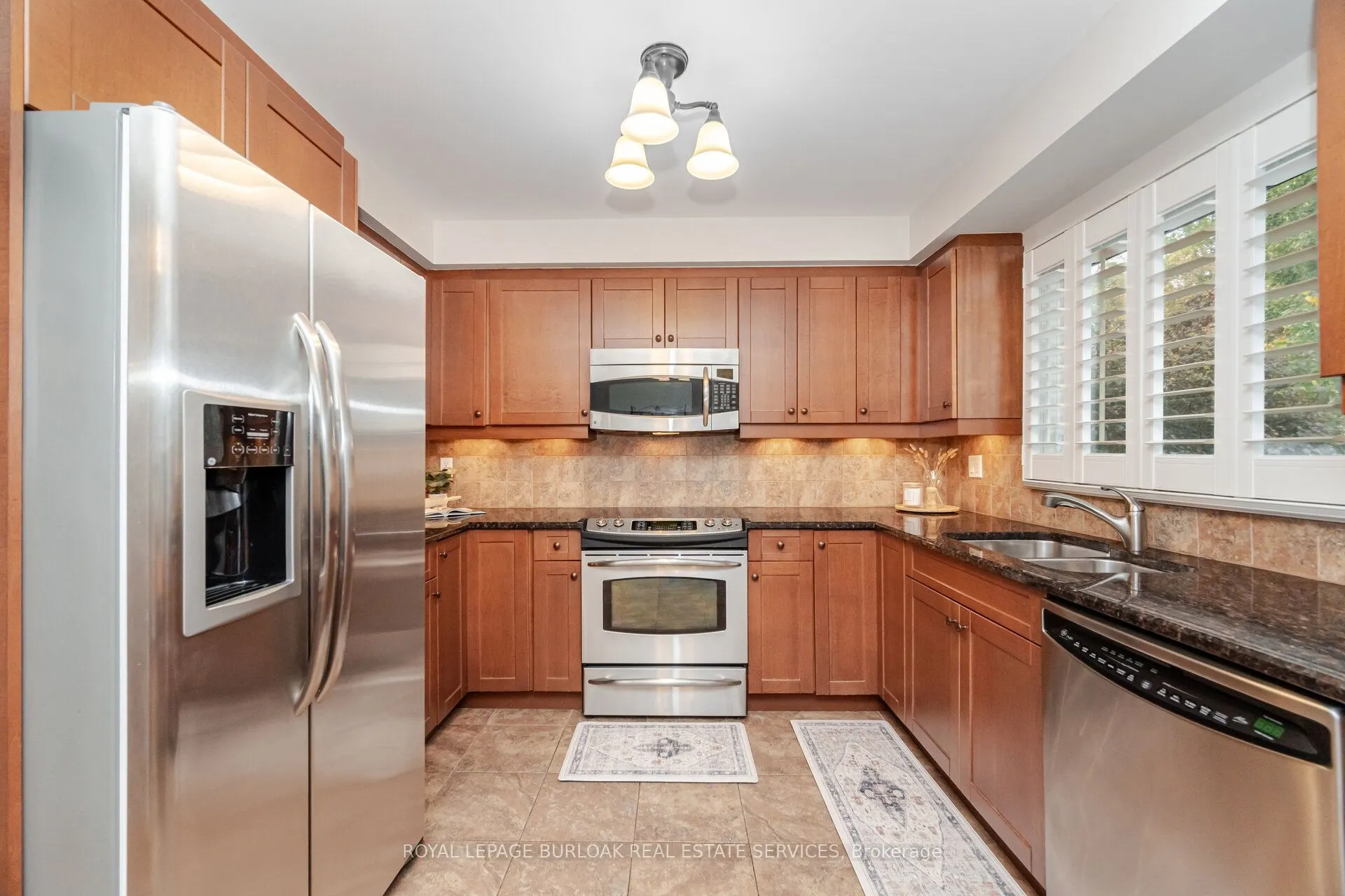 1040 Manchester Crescent