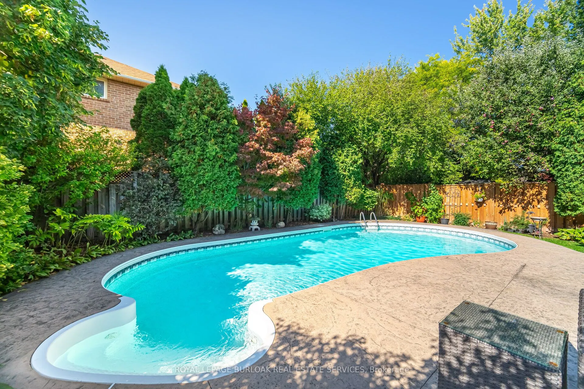 1040 Manchester Crescent