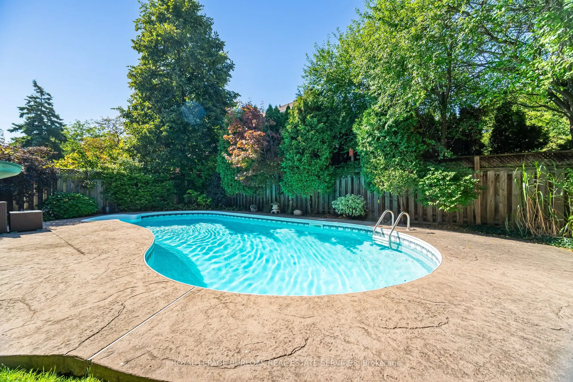 1040 Manchester Crescent