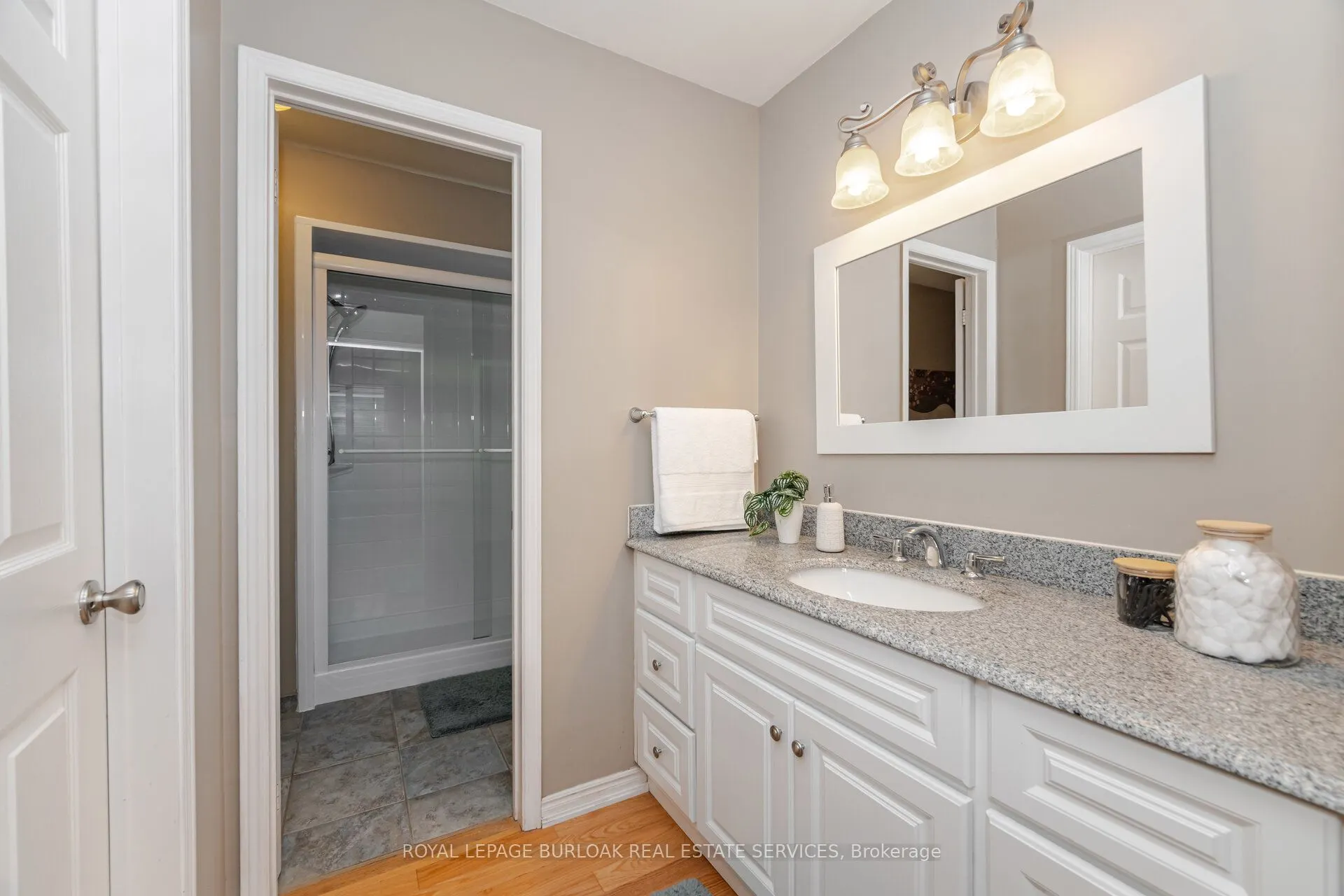 1040 Manchester Crescent