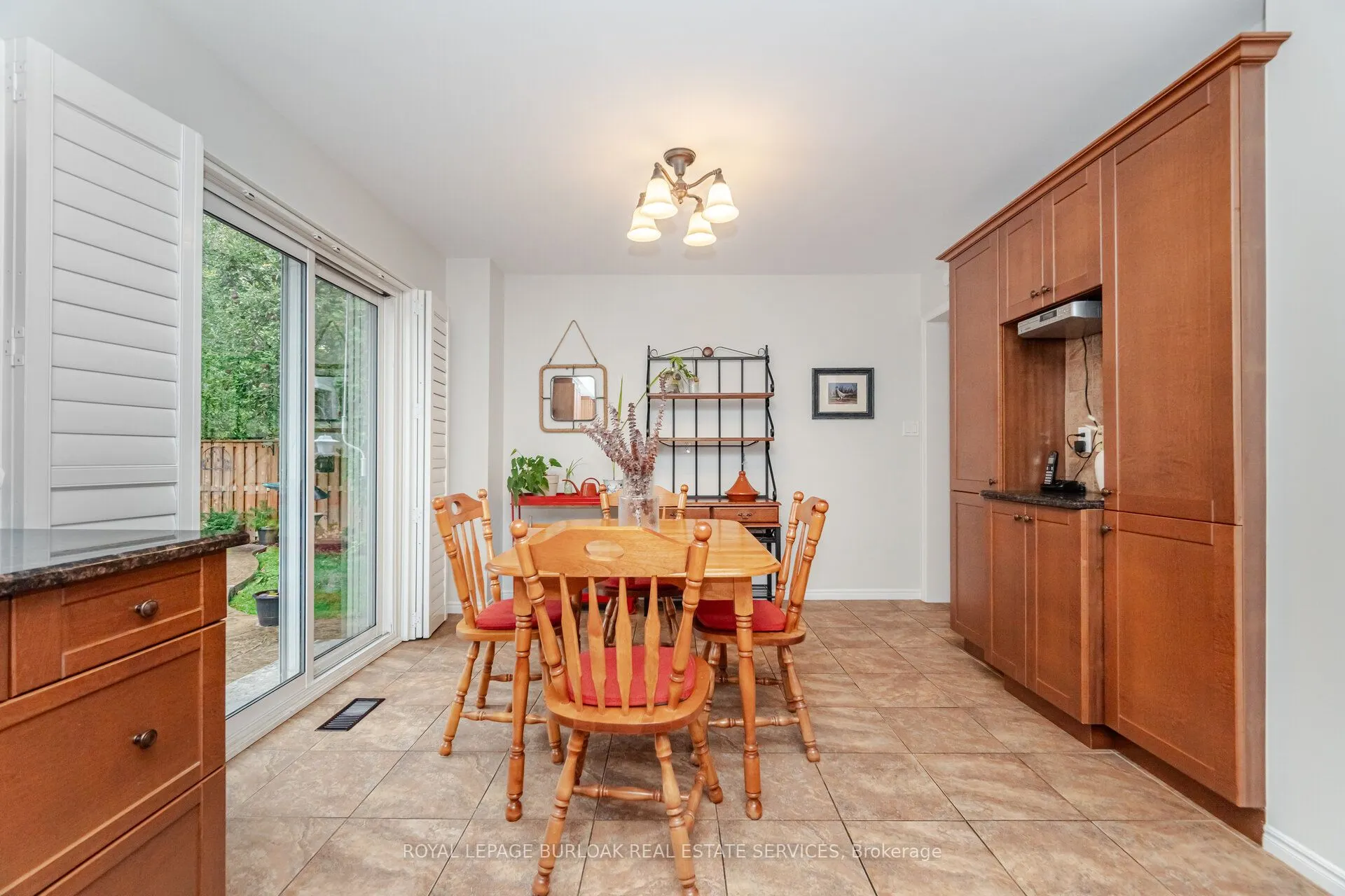 1040 Manchester Crescent