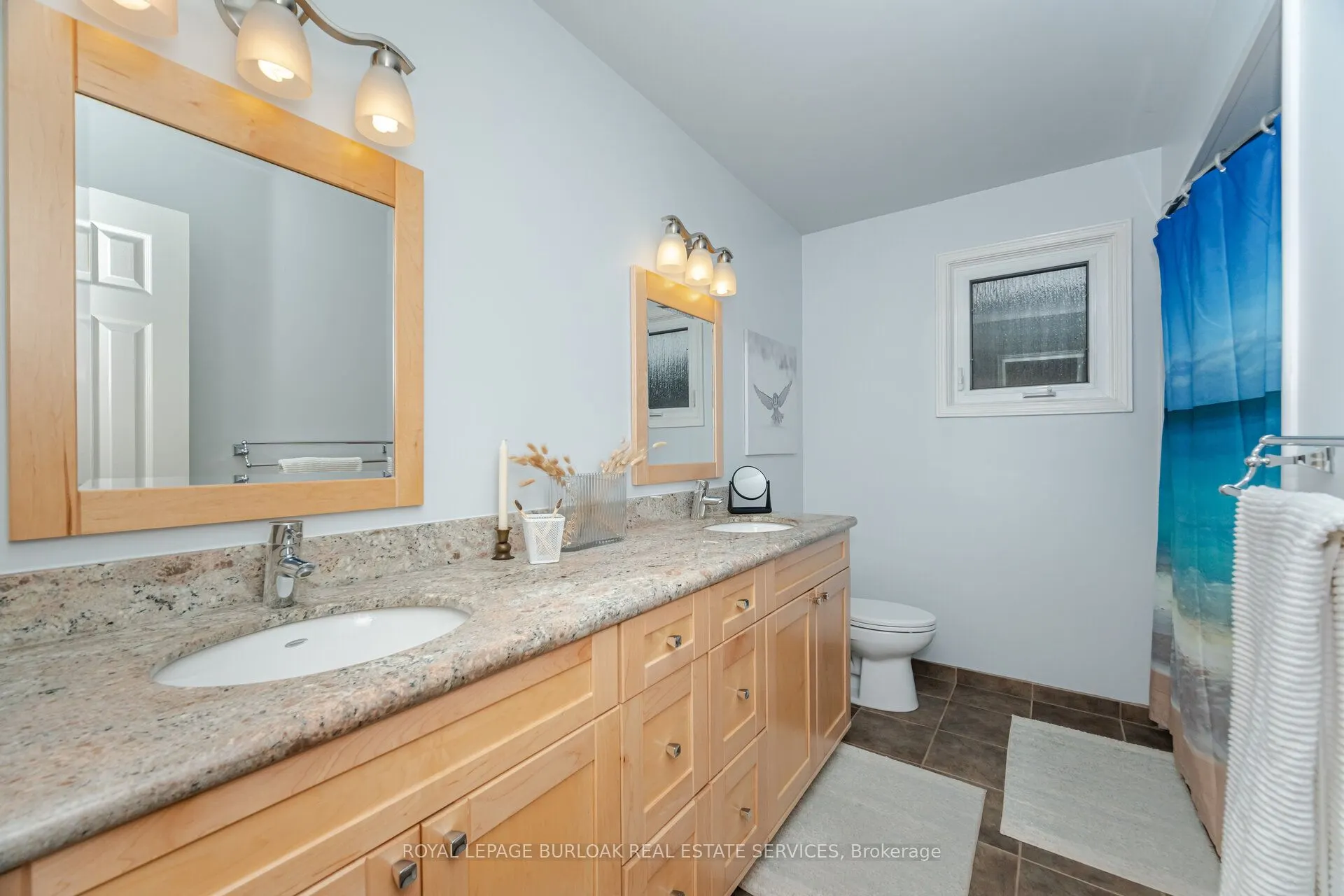 1040 Manchester Crescent