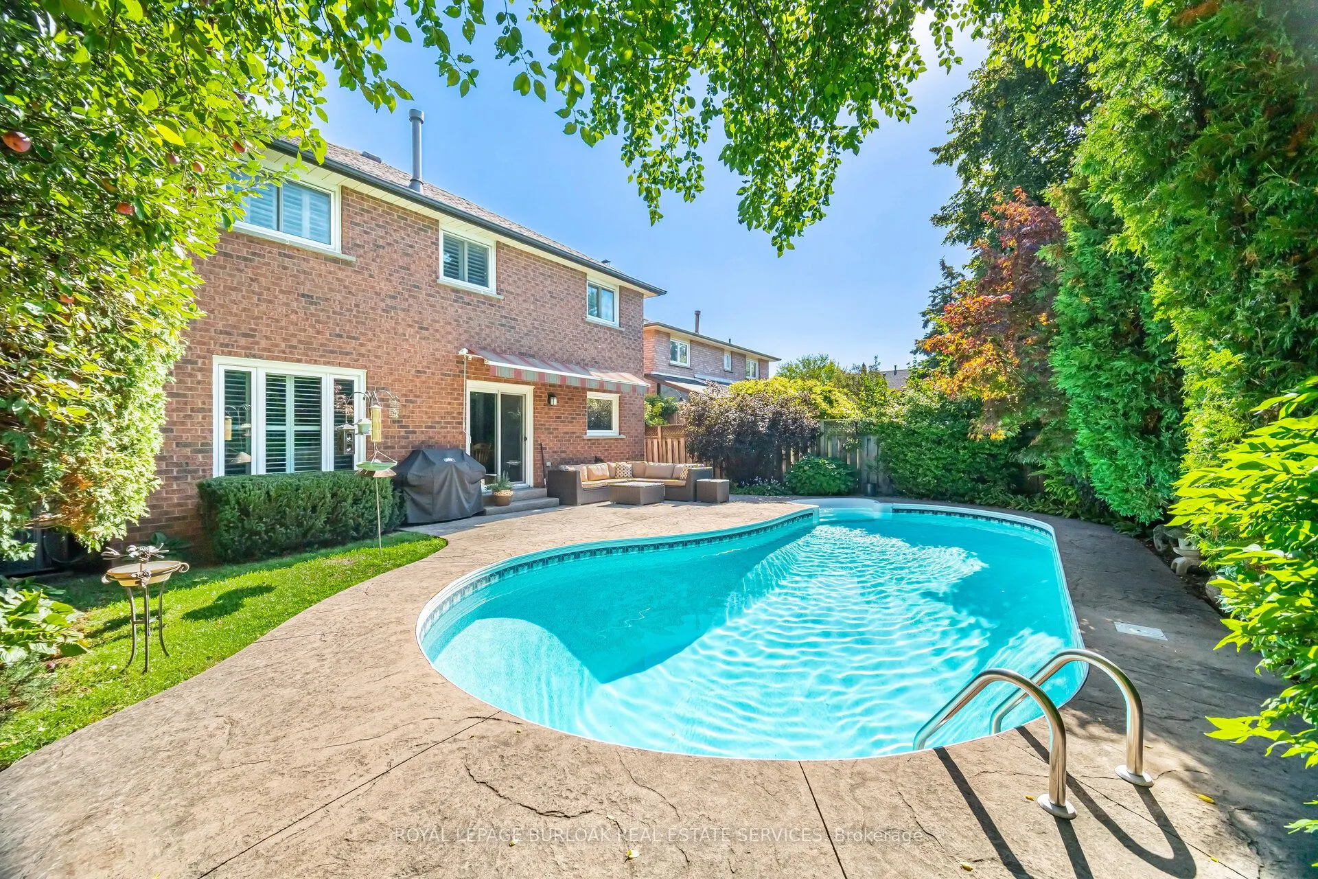 1040 Manchester Crescent