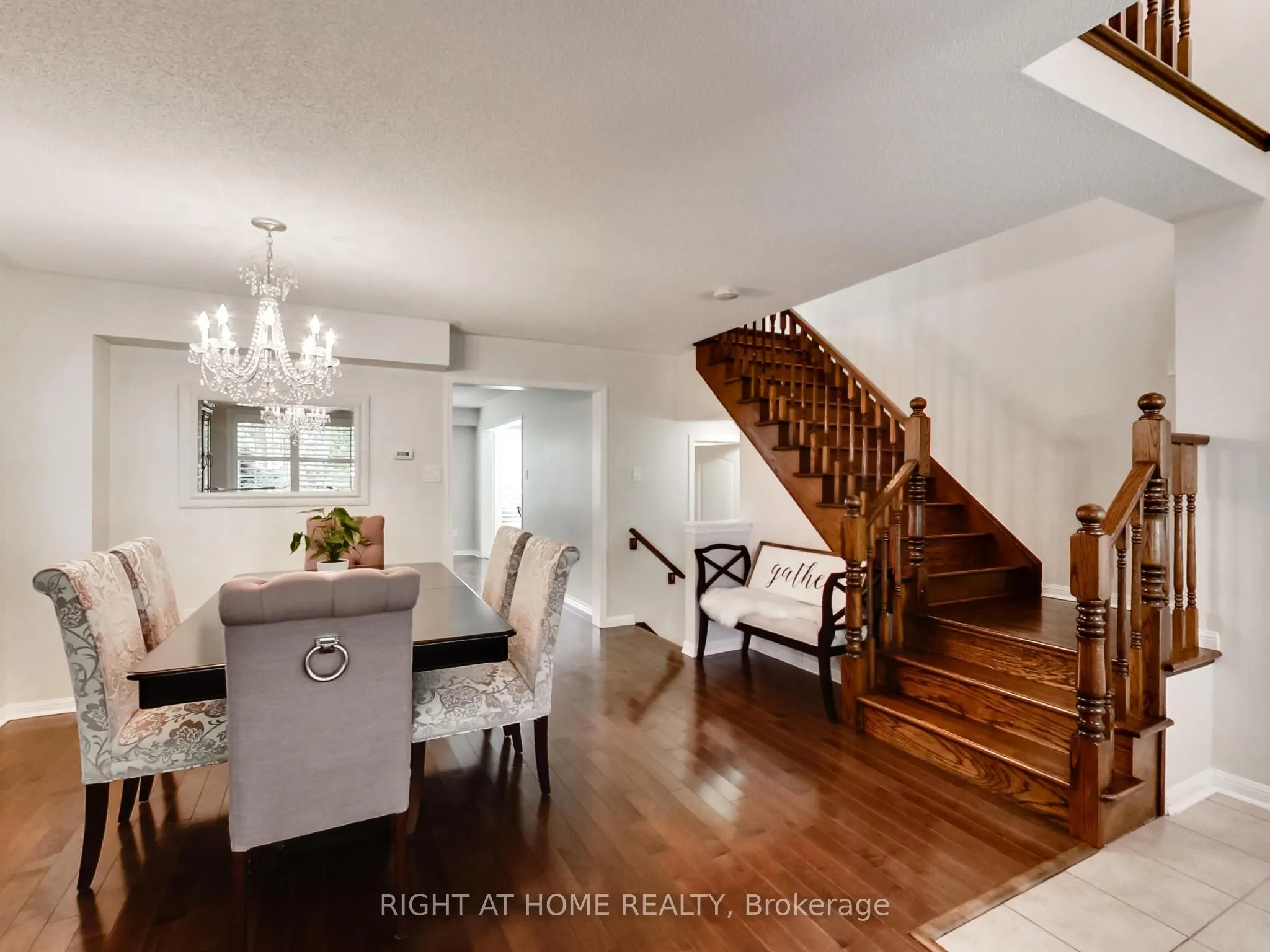 2527 Nettlecreek Crescent