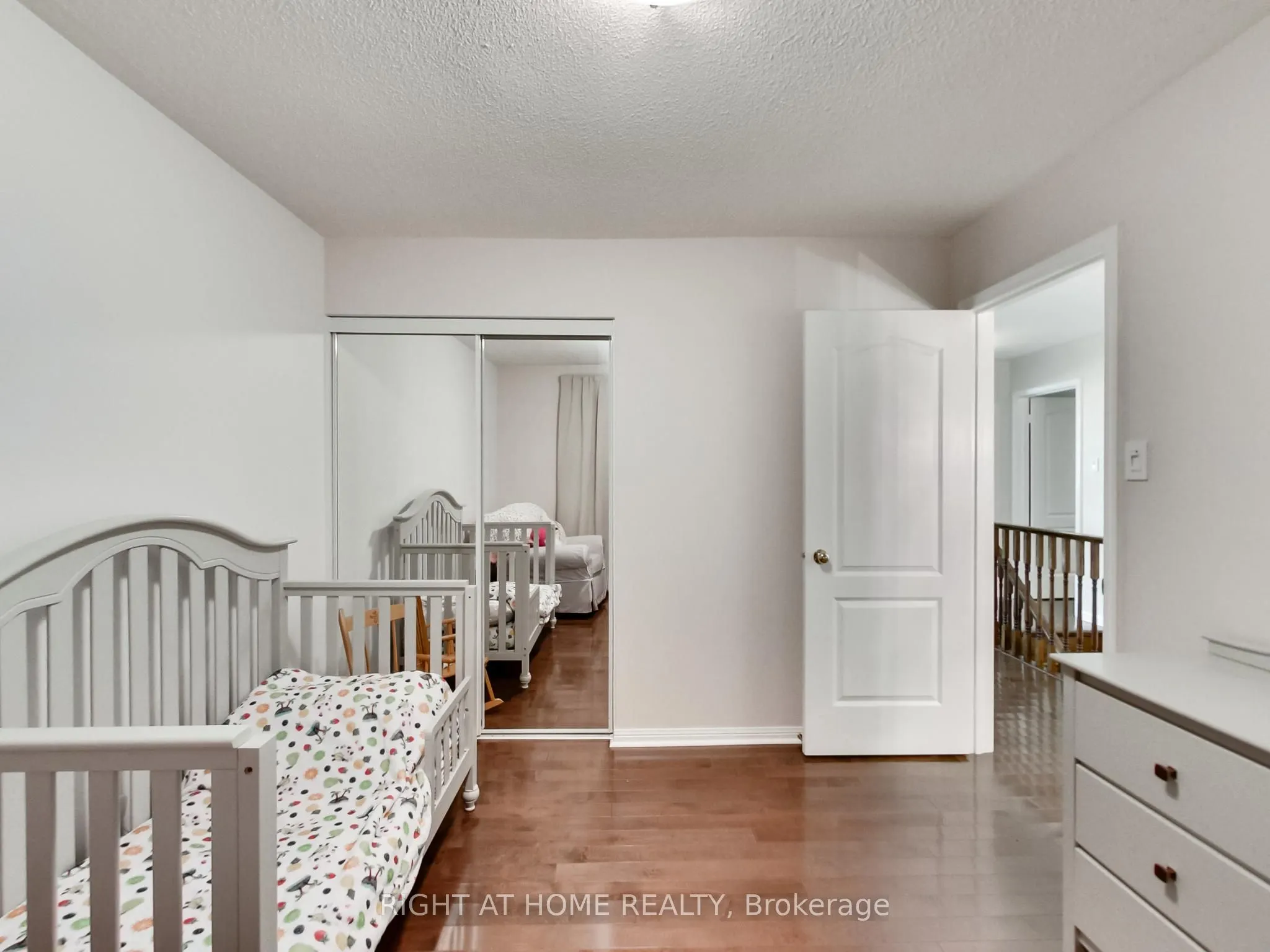 2527 Nettlecreek Crescent
