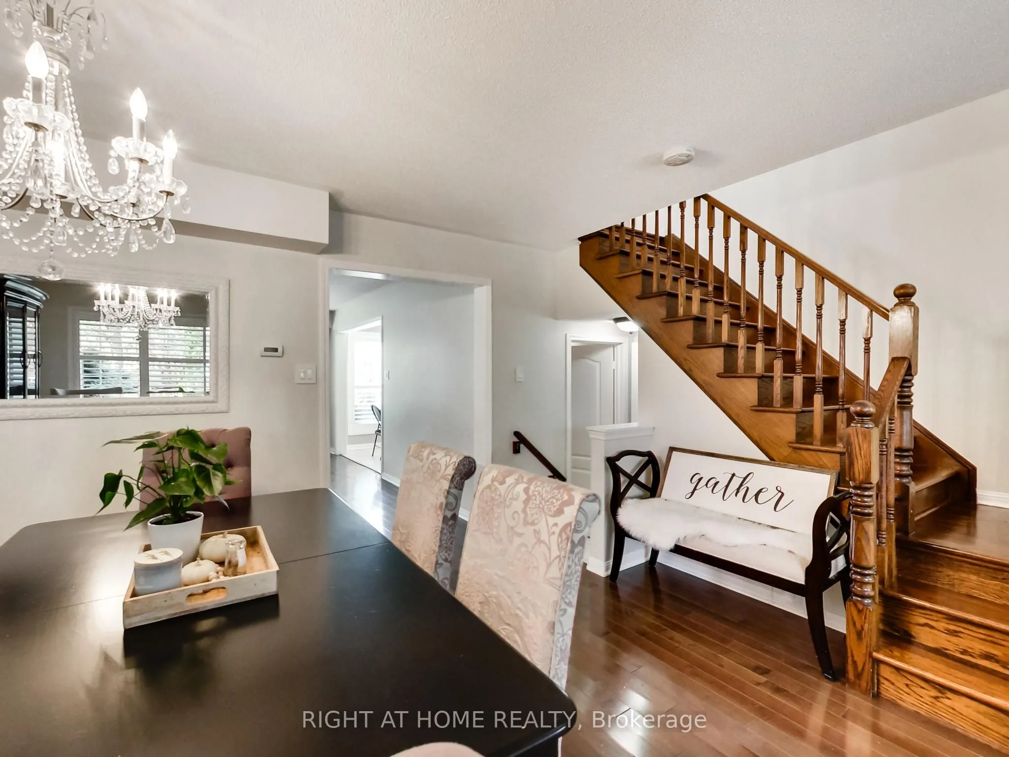2527 Nettlecreek Crescent
