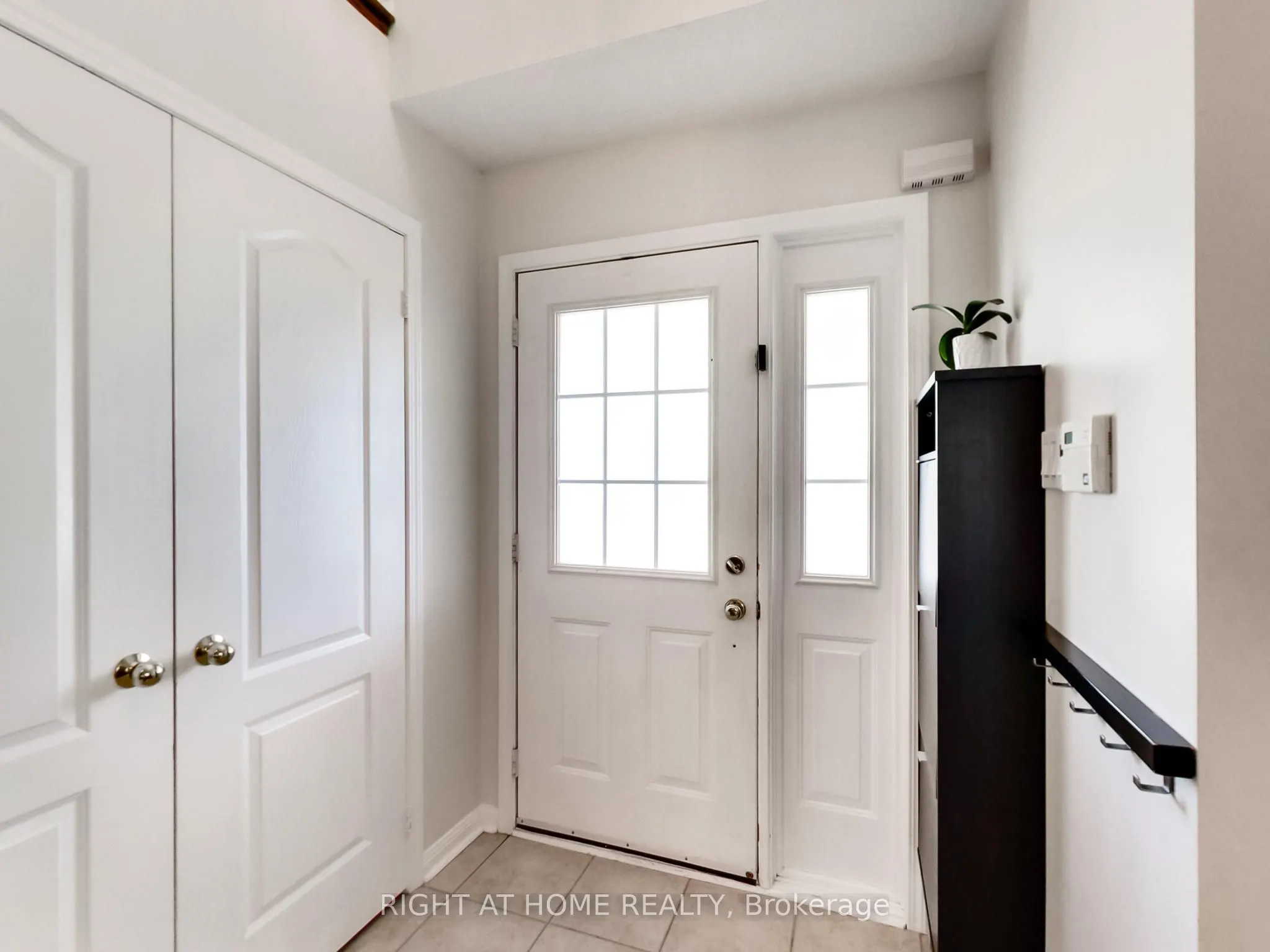 2527 Nettlecreek Crescent