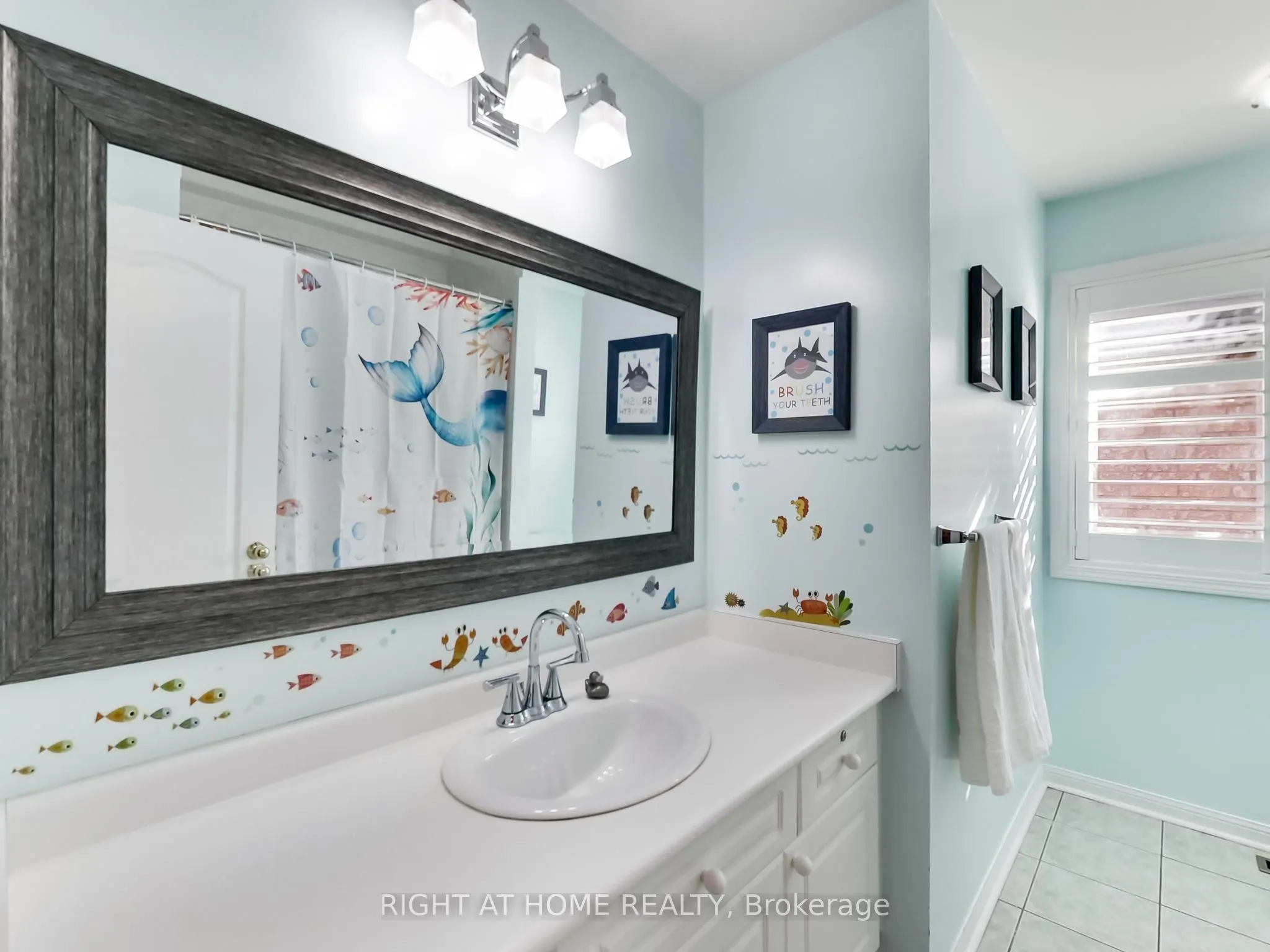 2527 Nettlecreek Crescent