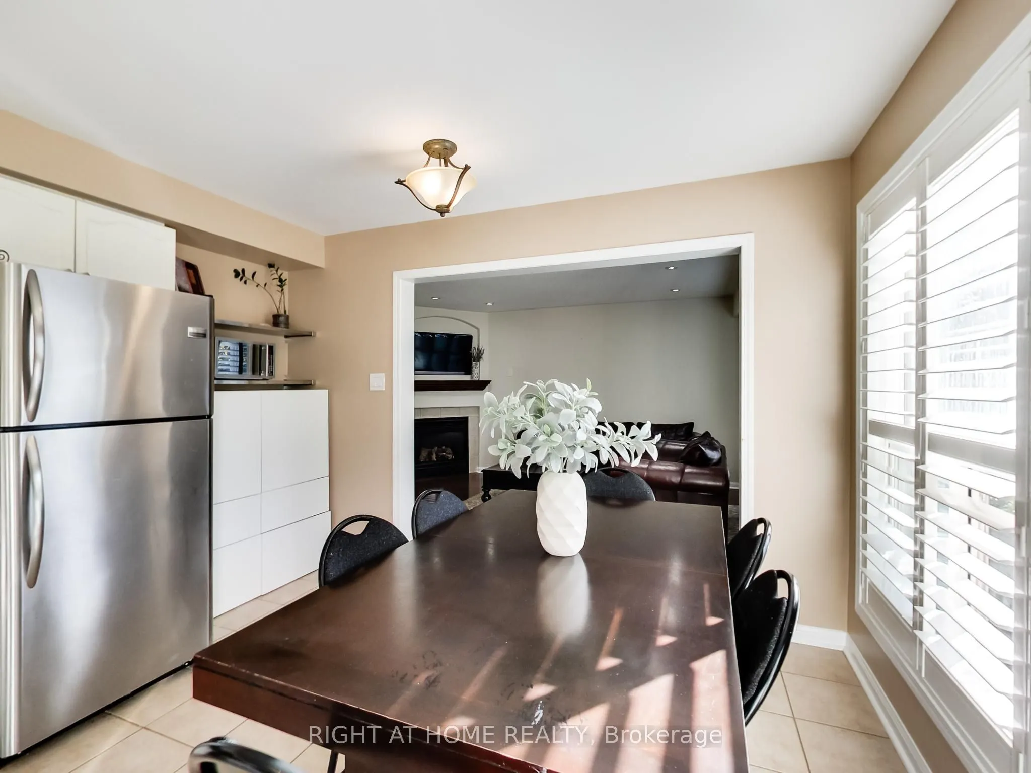 2527 Nettlecreek Crescent