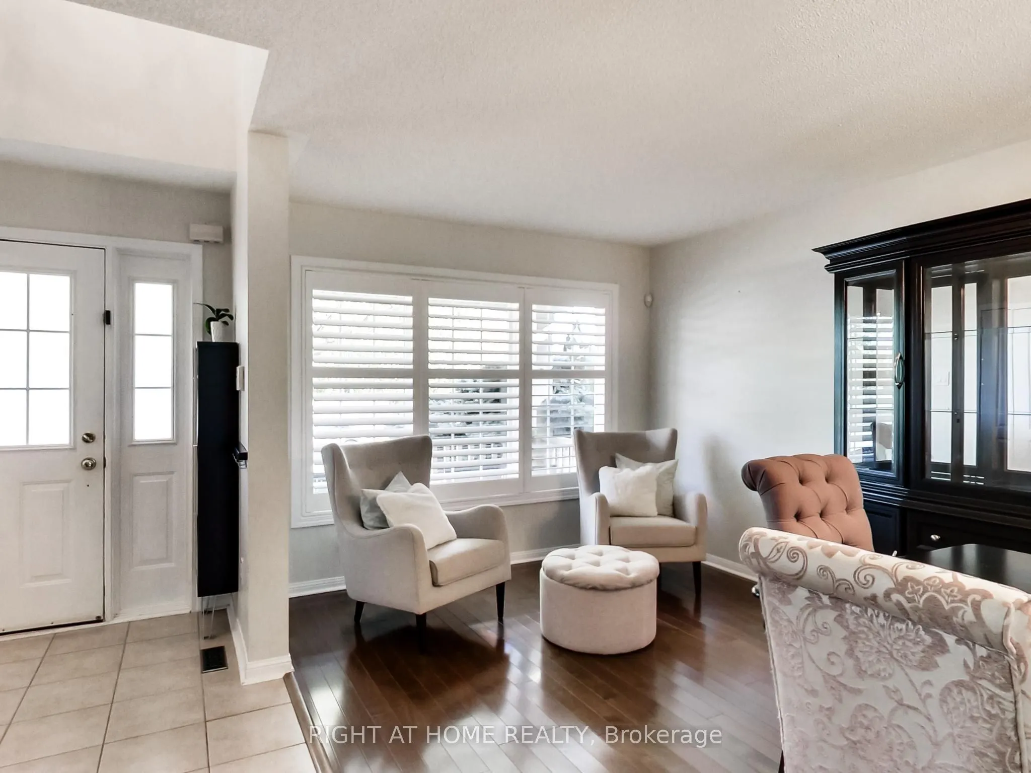 2527 Nettlecreek Crescent