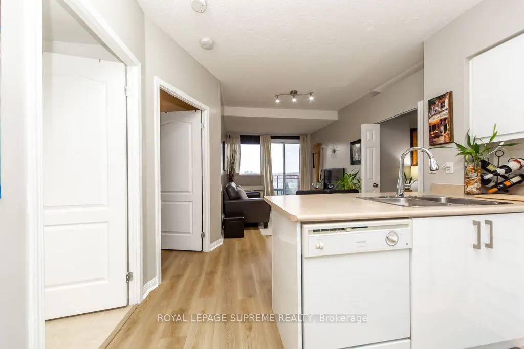 1600 Keele Street, #706