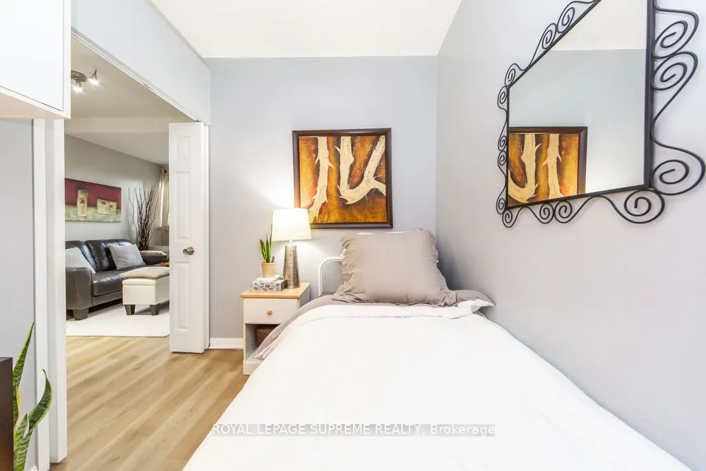 1600 Keele Street, #706