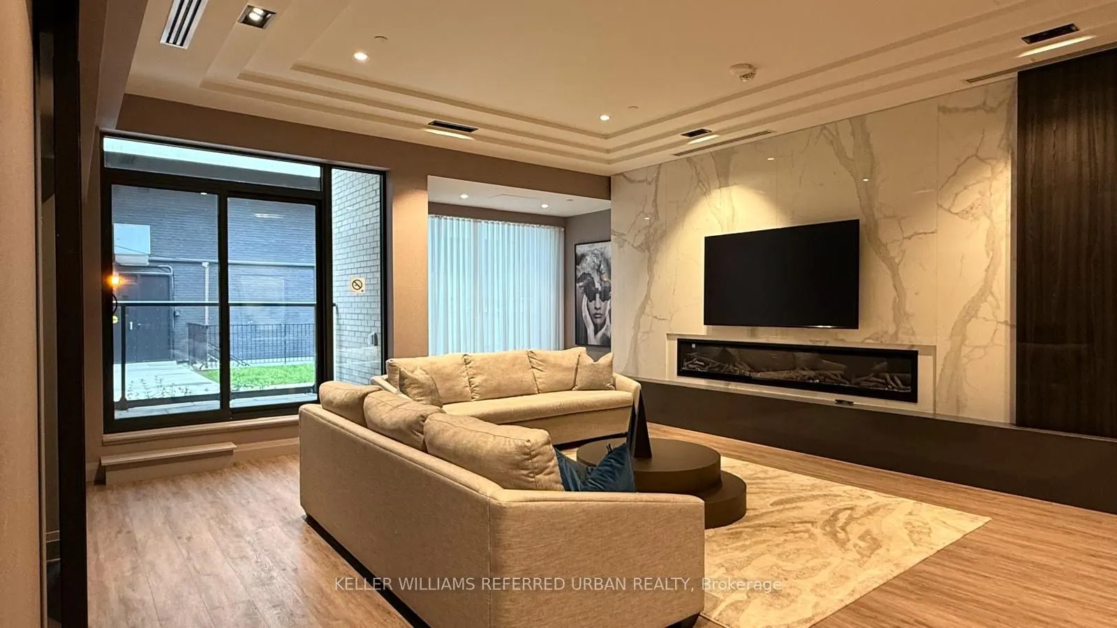293 The Kingsway, #201
