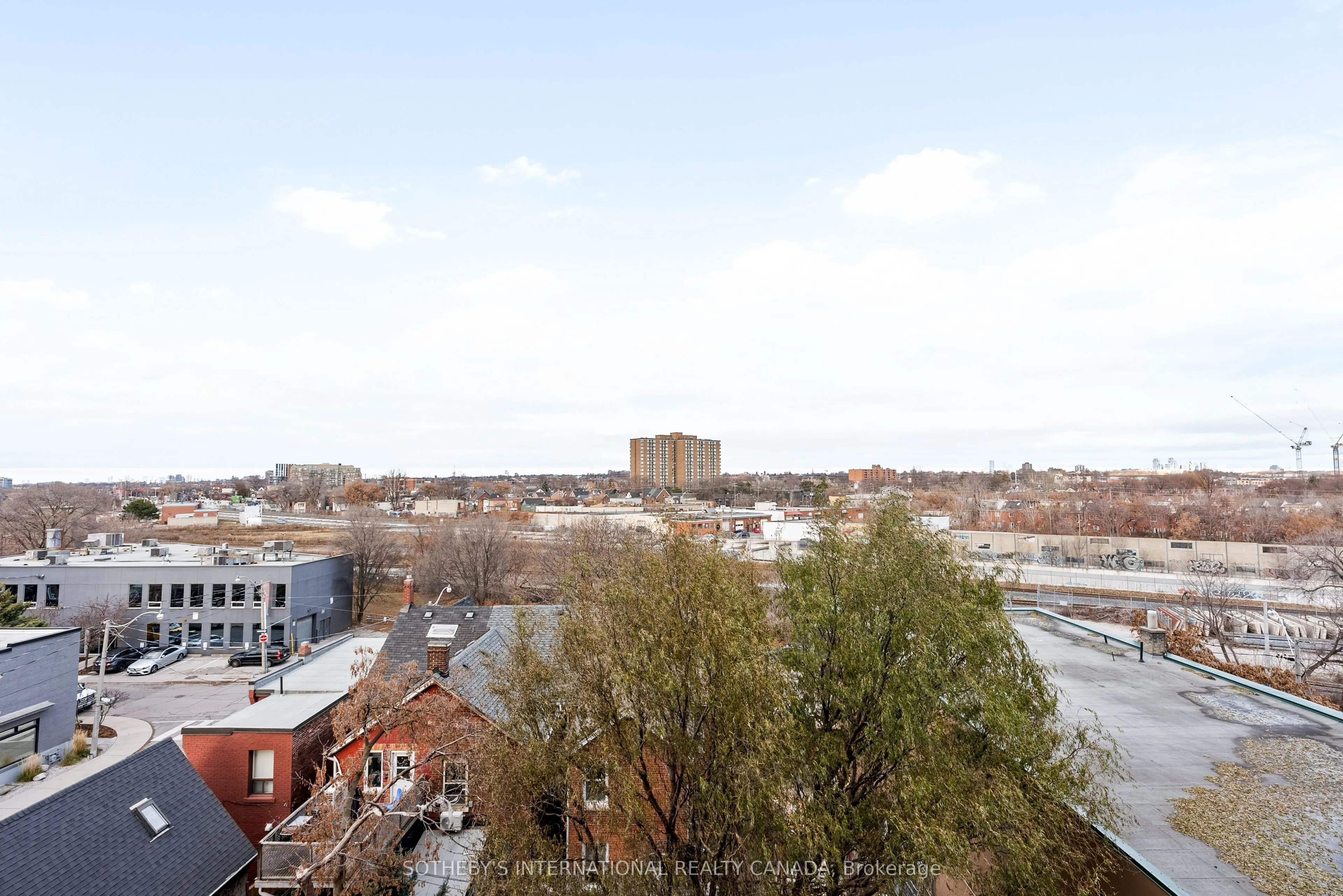 2720 Dundas Street W, #513