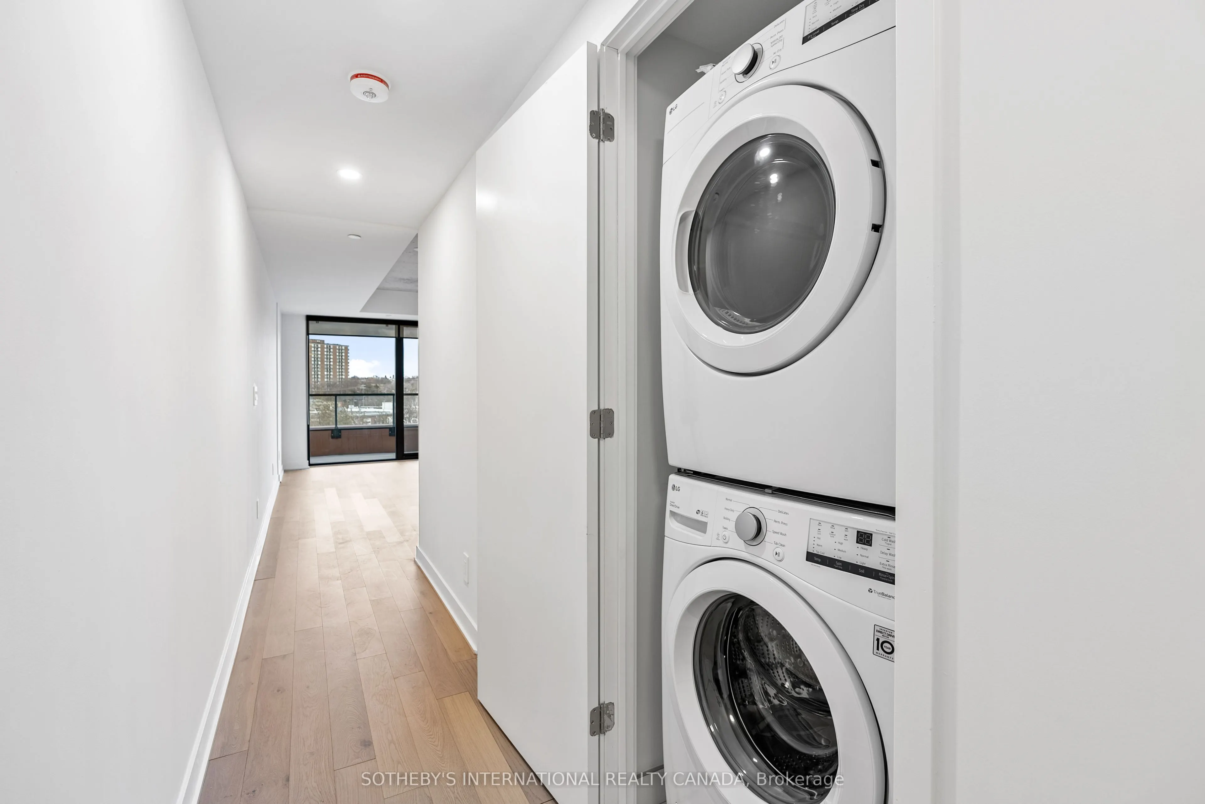 2720 Dundas Street W, #513
