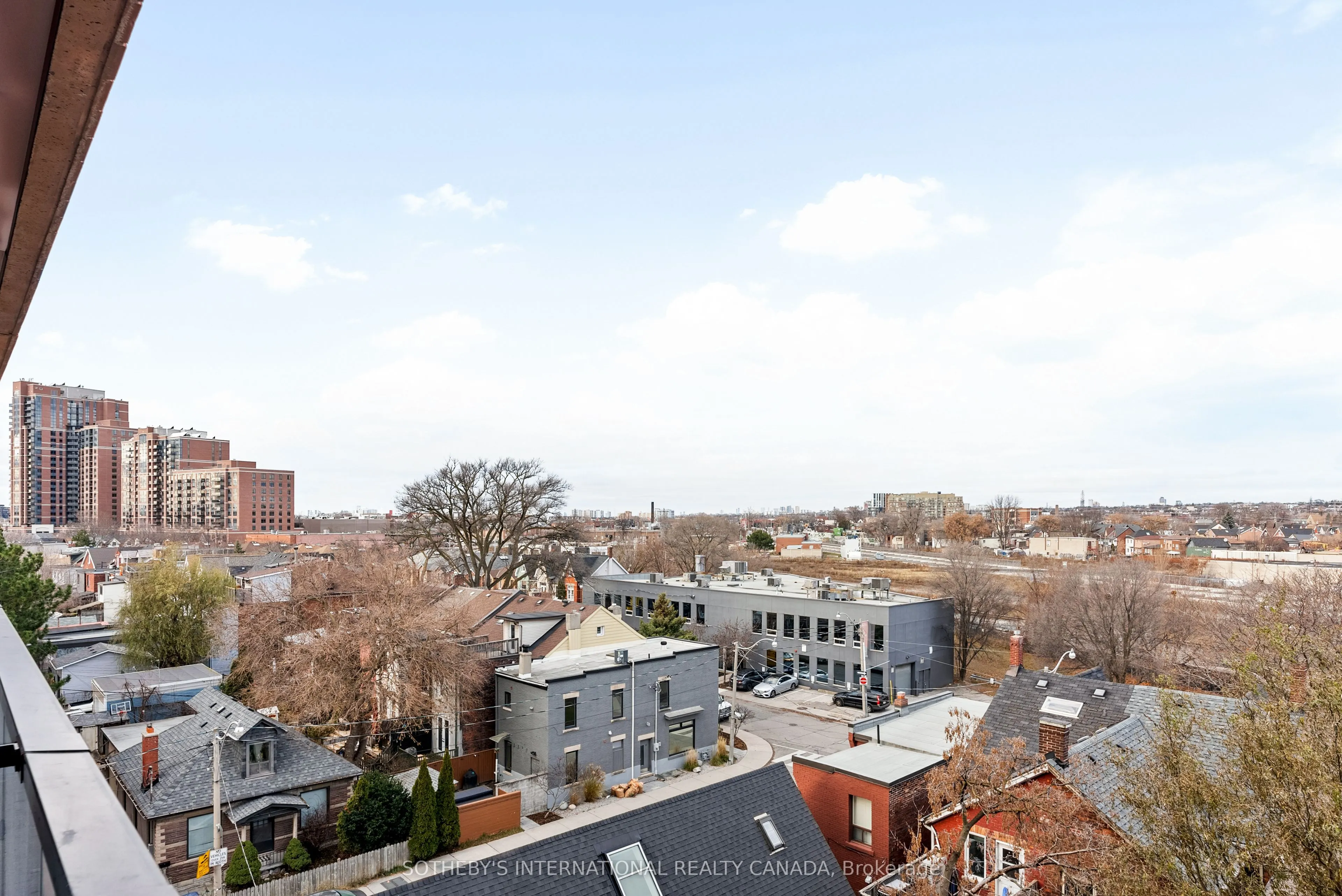 2720 Dundas Street W, #513