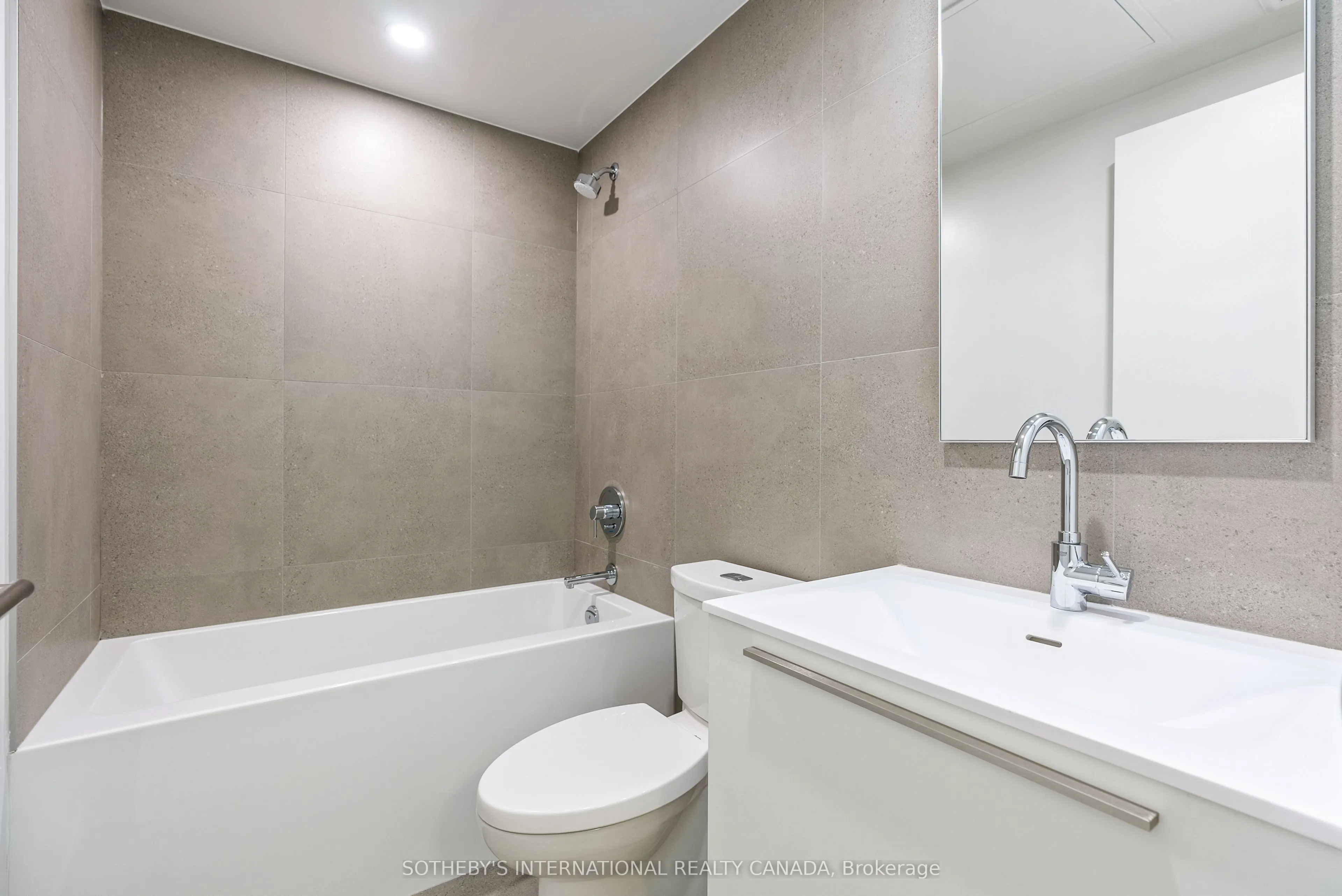 2720 Dundas Street W, #513