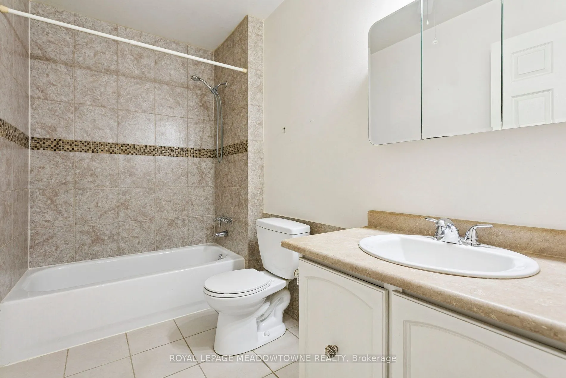 2701 Aquitaine Avenue, #3