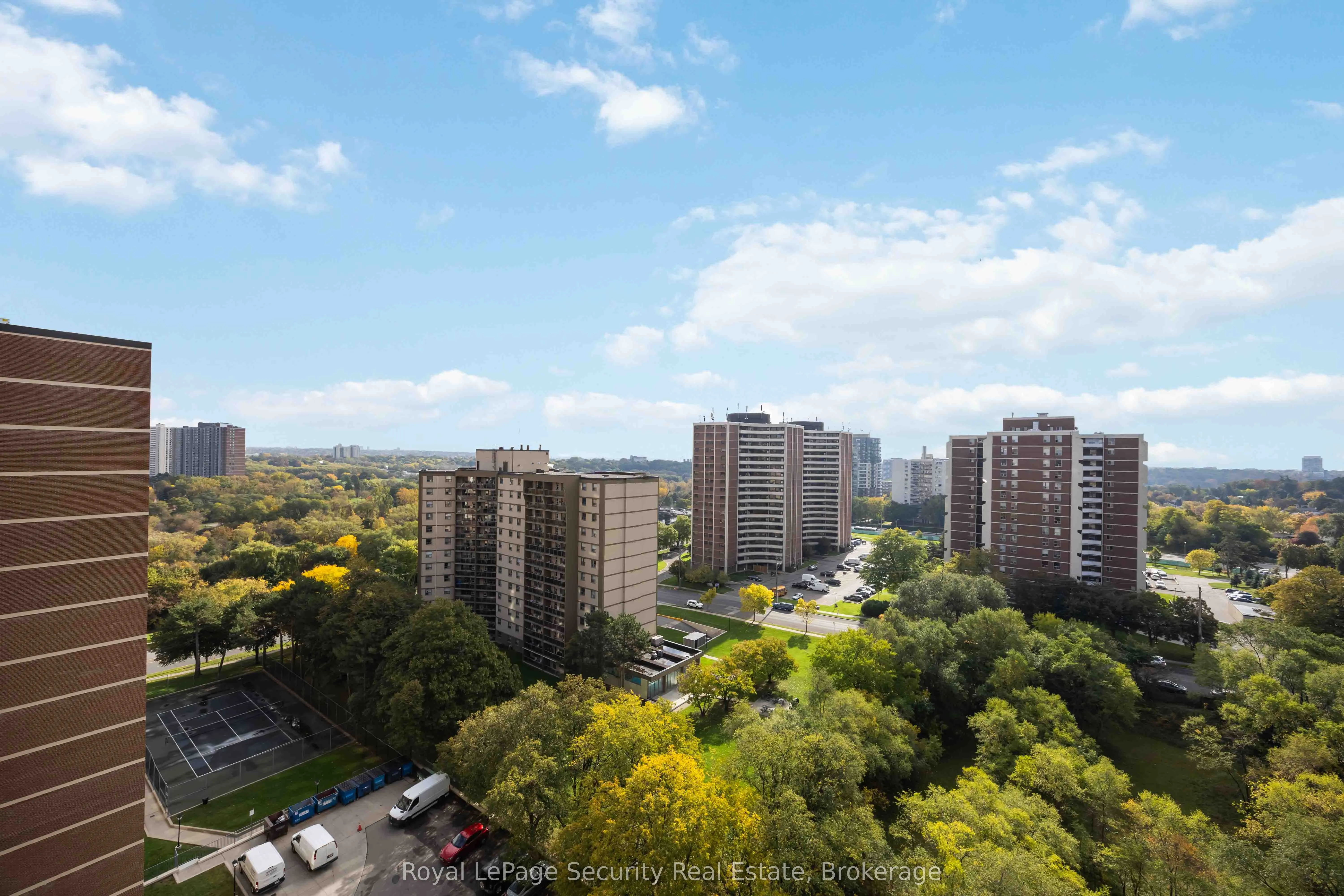15 La Rose Avenue, #1517