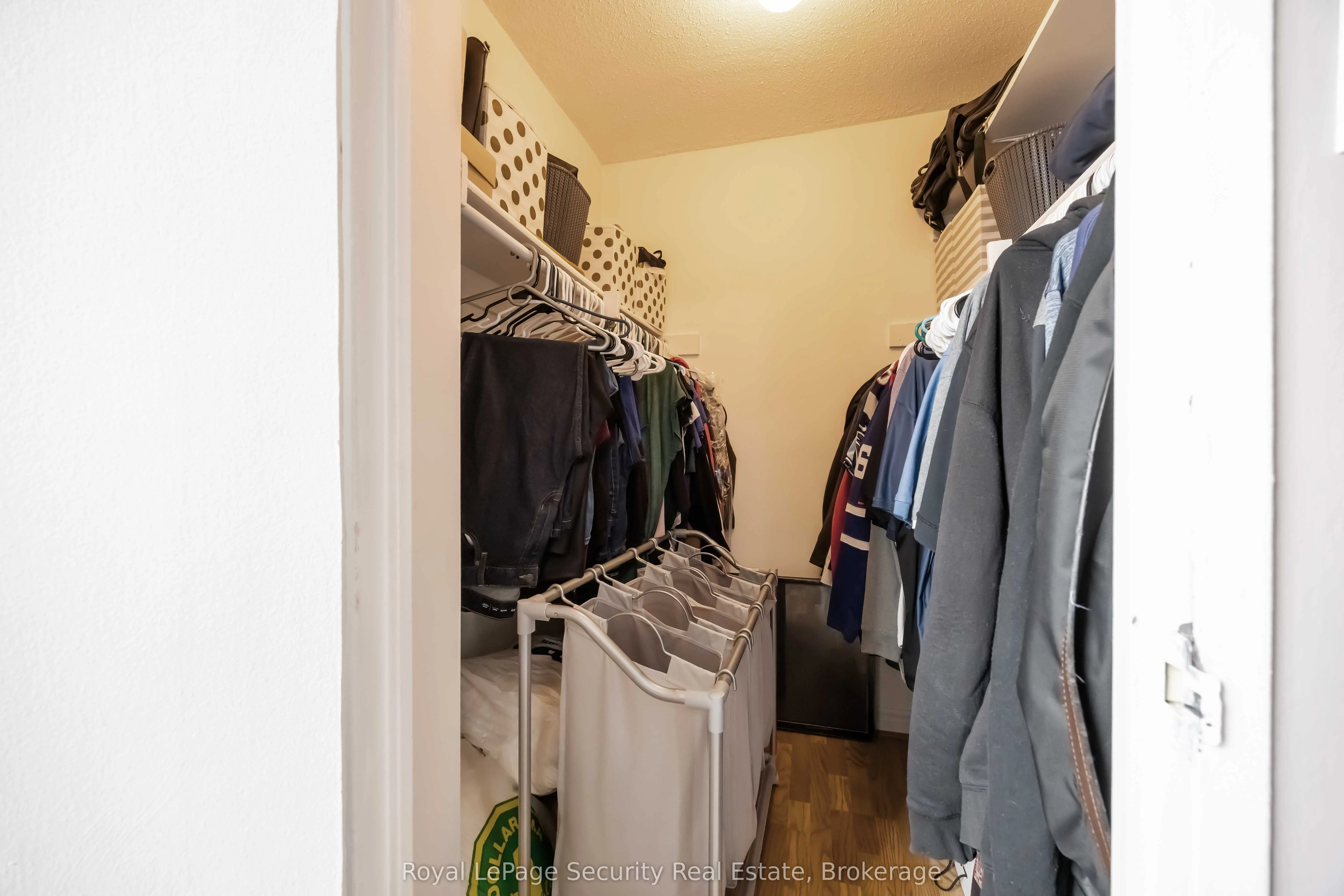 15 La Rose Avenue, #1517