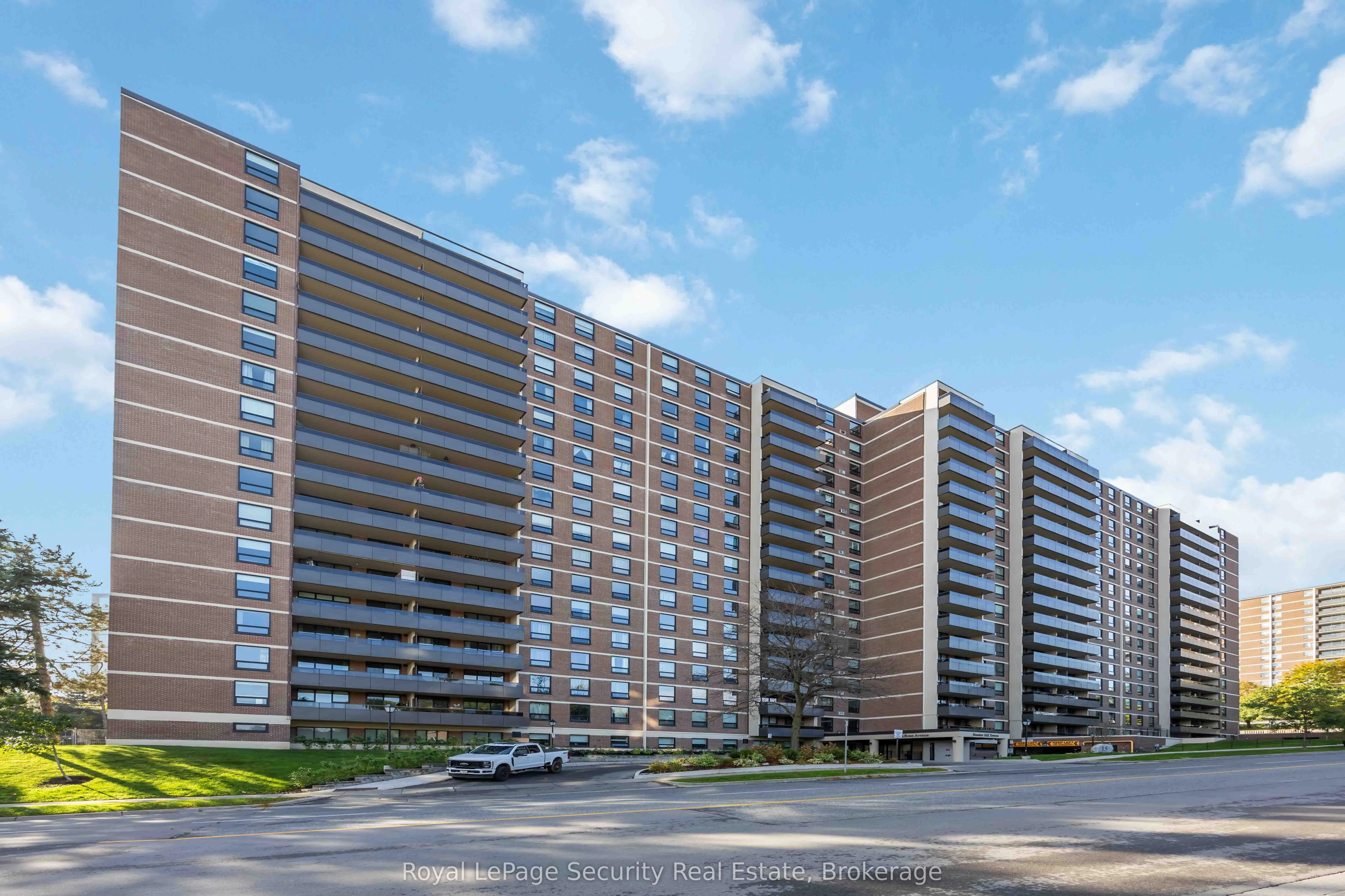 15 La Rose Avenue, #1517